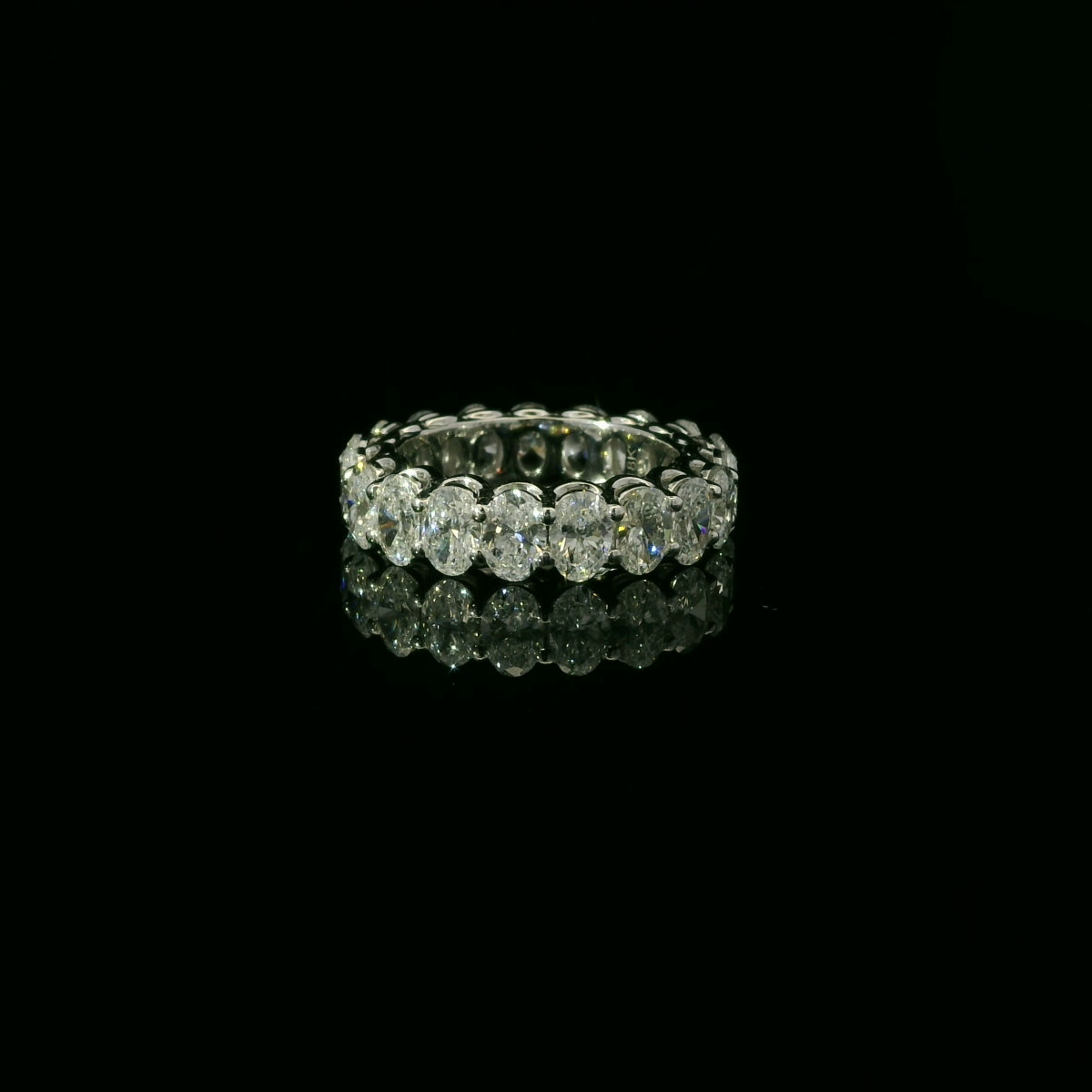 Oval 0.30ct Each - 17,800$ HKD