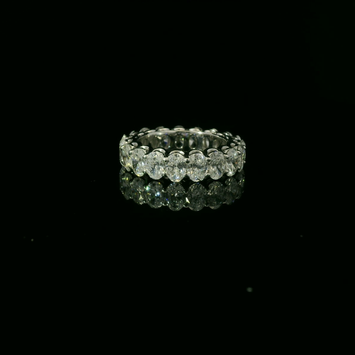 Oval 0.30ct Each - 17,800$ HKD