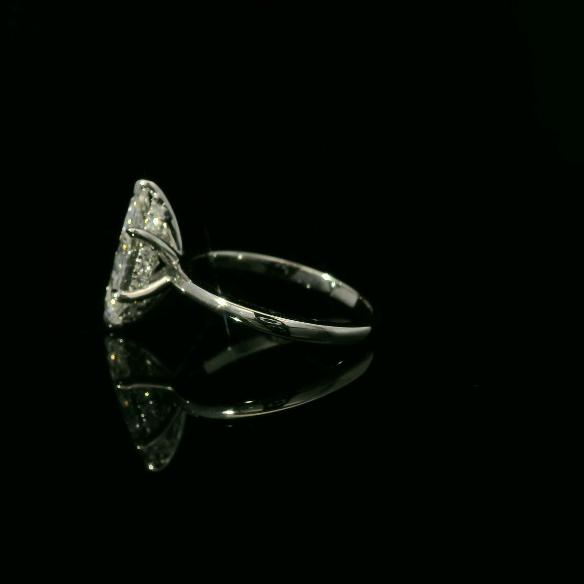 IGI Lab Grown Marquise 1.85ct D VS1 18k W/G