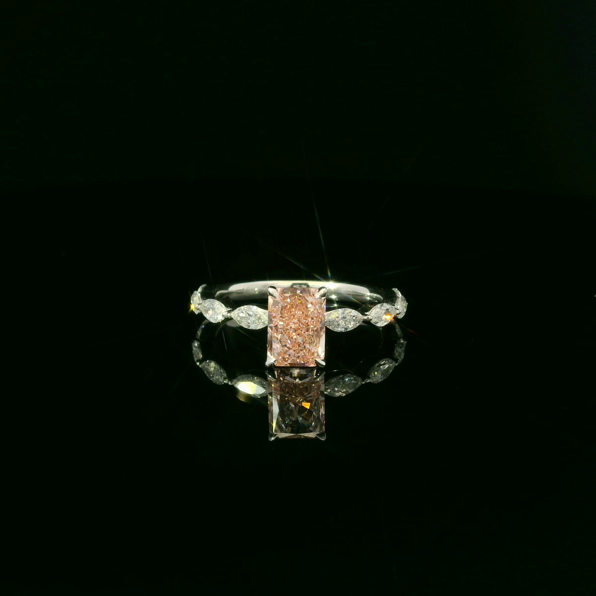 IGI Radiant 1.7ct Fancy Vivid Pink VVS2 18k W/G