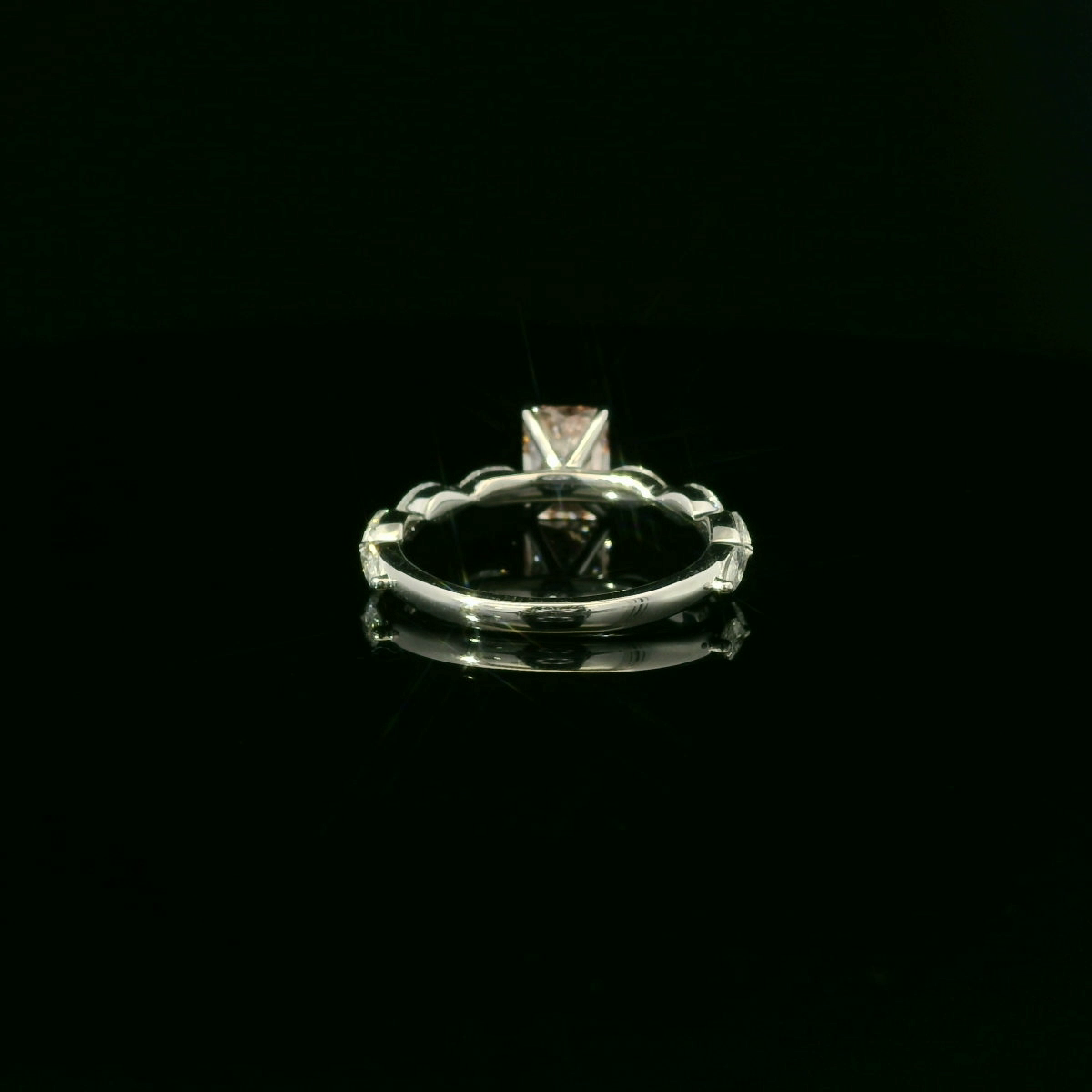 IGI Radiant 1.7ct Fancy Vivid Pink VVS2 18k W/G