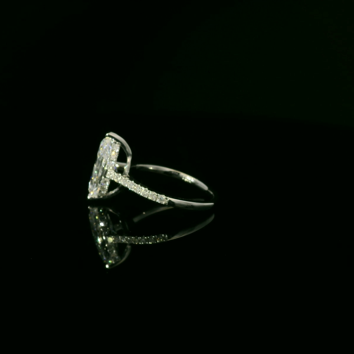 IGI Marquise 2.58ct D VVS2 18k W/G