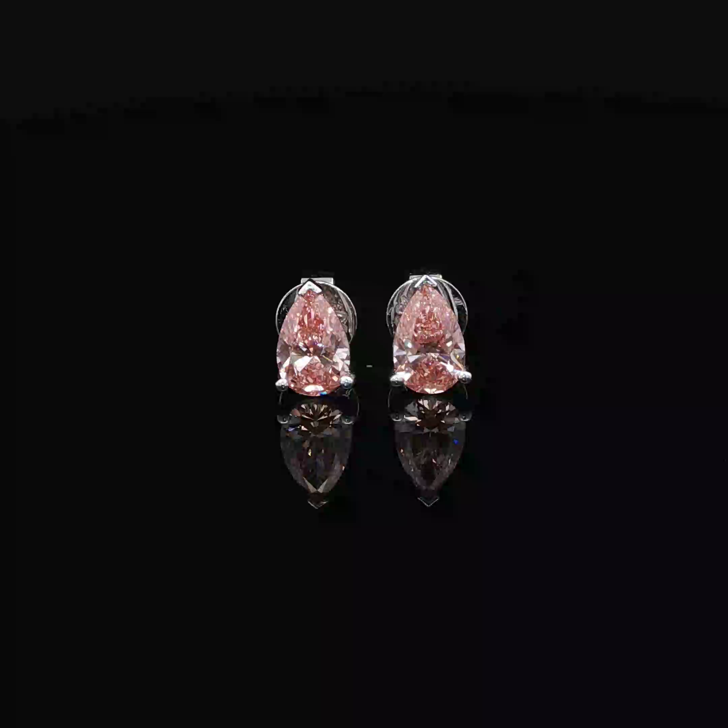 Pear 0.7ct Each Fancy Intense Pink VS1 - 9,900$ HKD