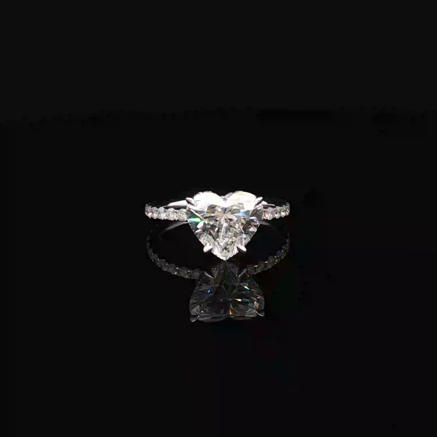 IGI 3.01ct D VS2 - 11,500$ HKD