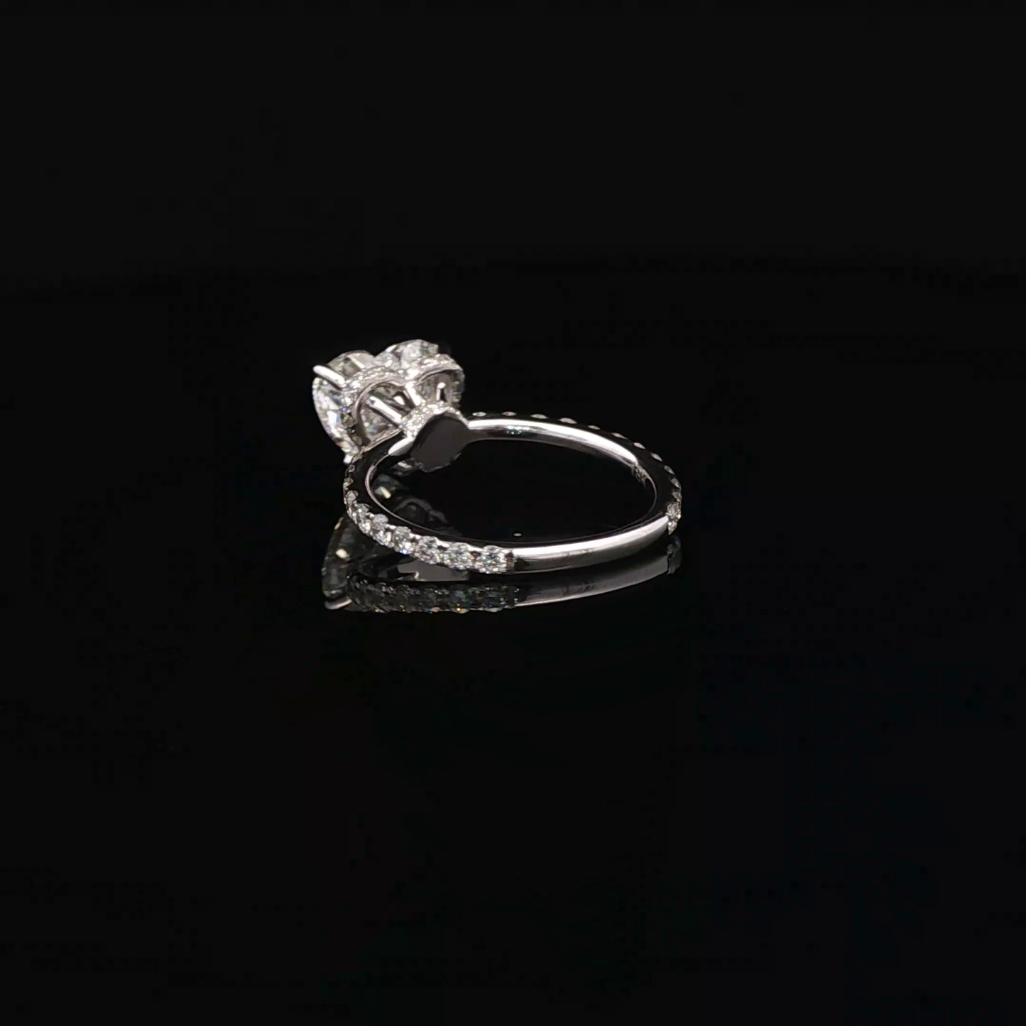 IGI 3.01ct D VS2 - 11,500$ HKD
