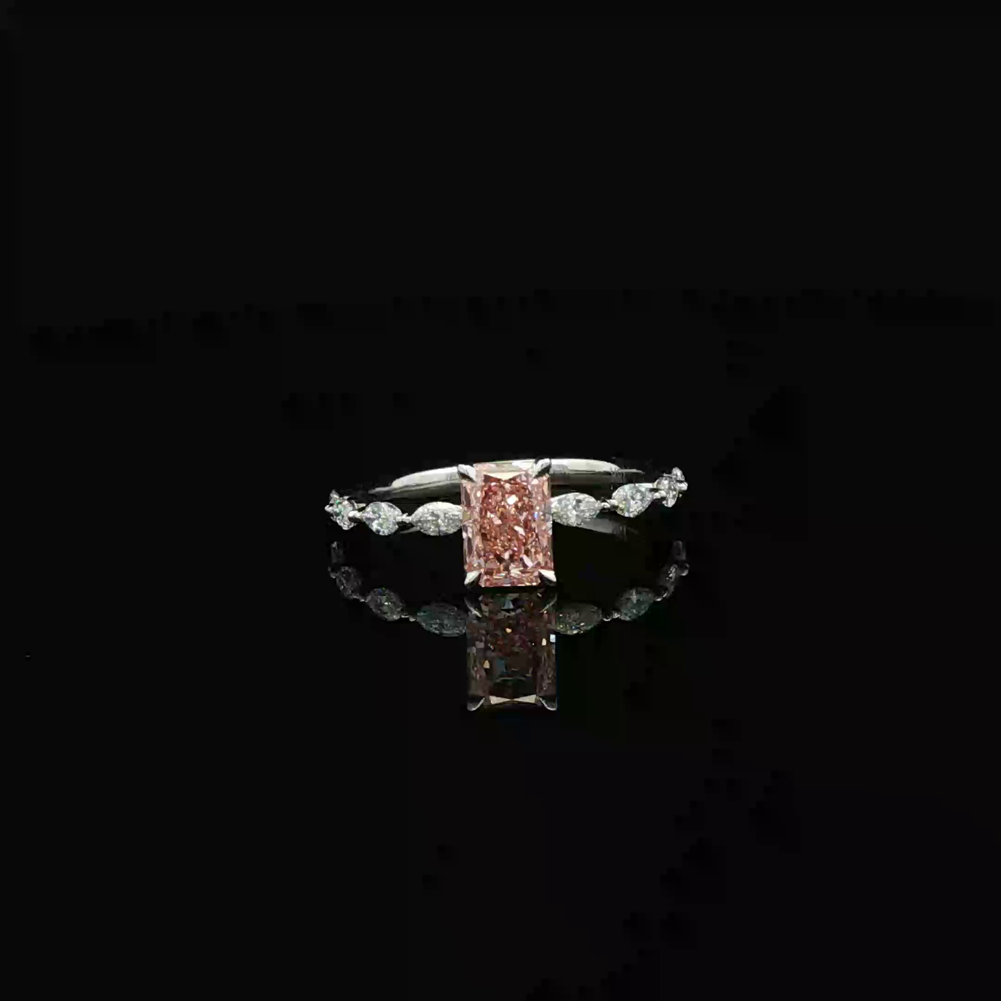 IGI Radiant 1.26ct Fancy vivid Pink VS1 - 9,900$ HKD