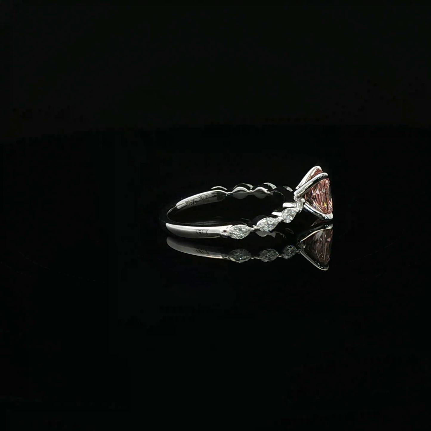 IGI Radiant 1.26ct Fancy vivid Pink VS1 - 9,900$ HKD