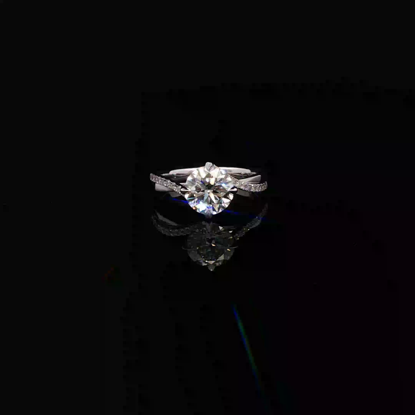 Round Brilliant Diamond White Gold Engagement Ring