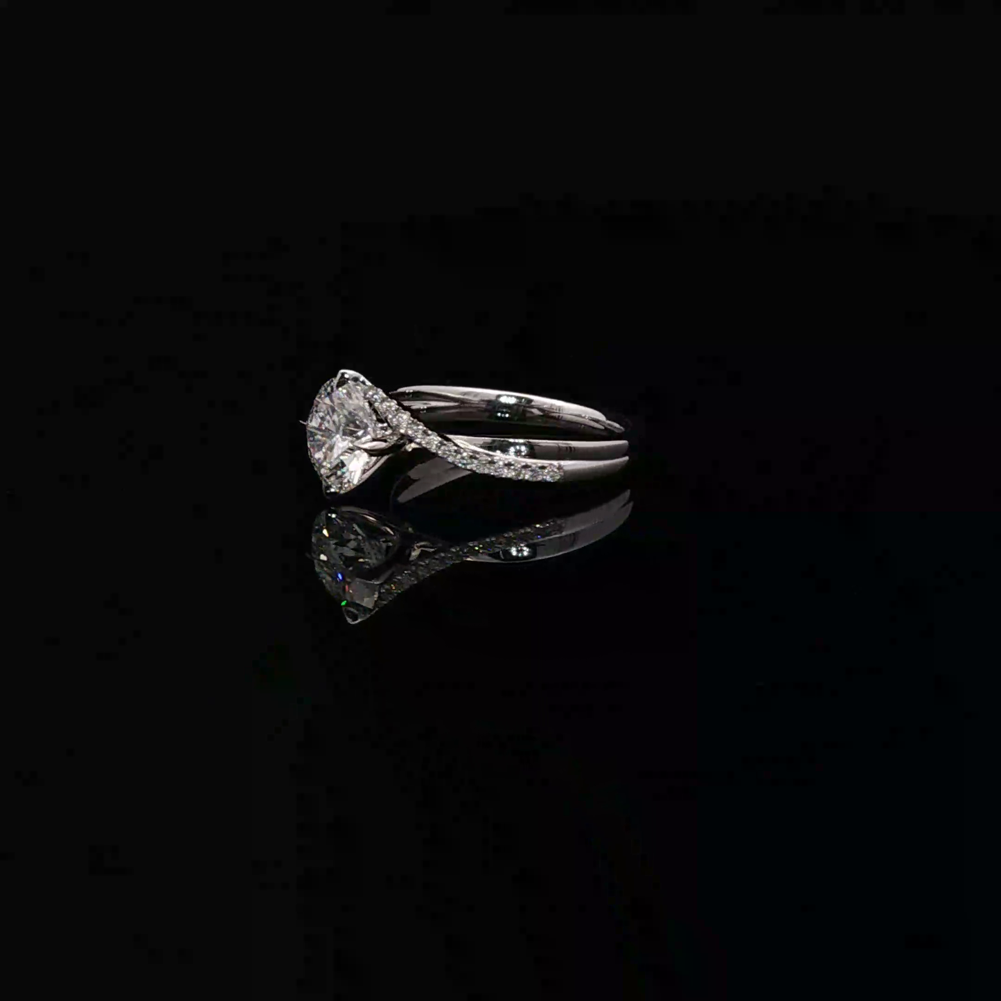Round Brilliant Diamond White Gold Engagement Ring