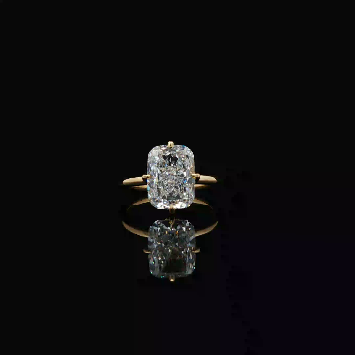 IGI Cushion 4.02ct D VS1 18K Y/G