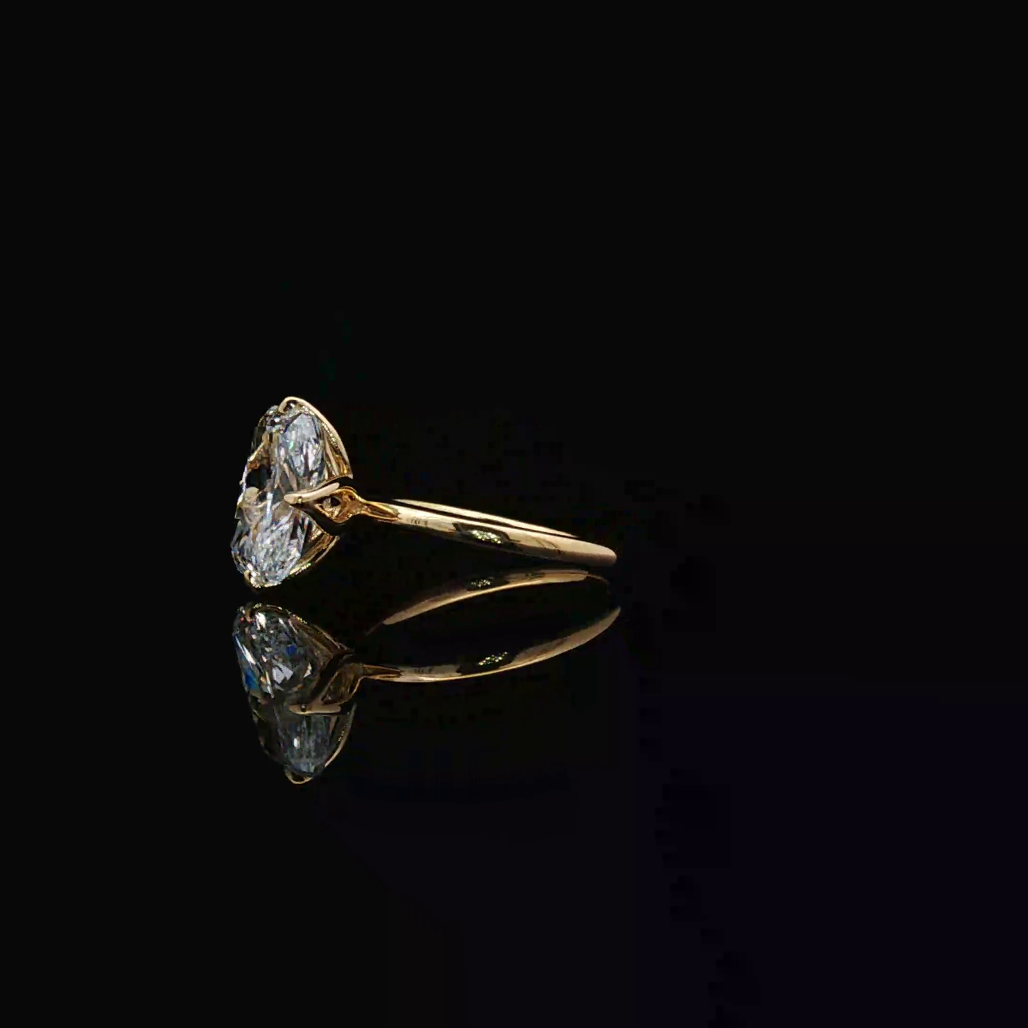 IGI Cushion 4.02ct D VS1 18K Y/G