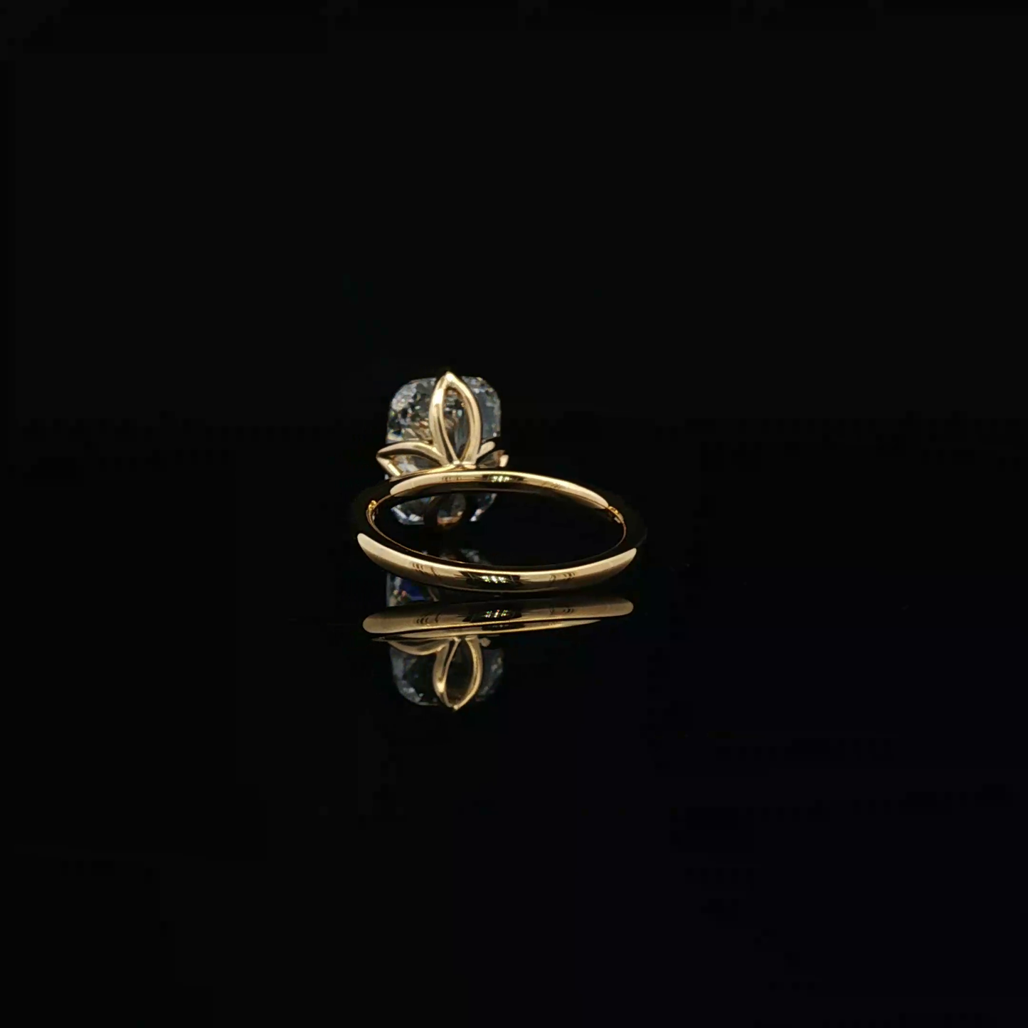 IGI Cushion 4.02ct D VS1 18K Y/G