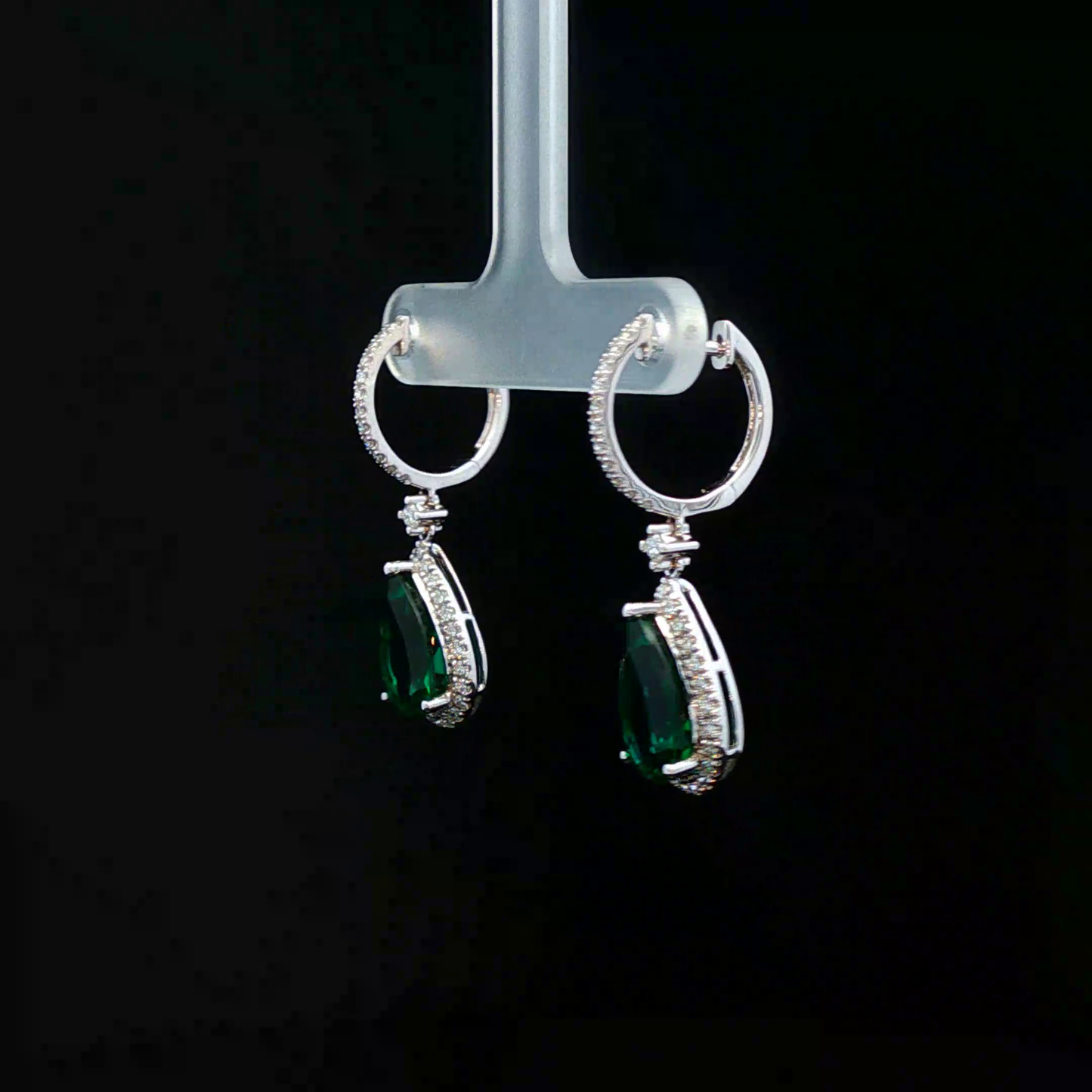 Vivid Bluish Green Emerald Earrings - 10,500$ HKD