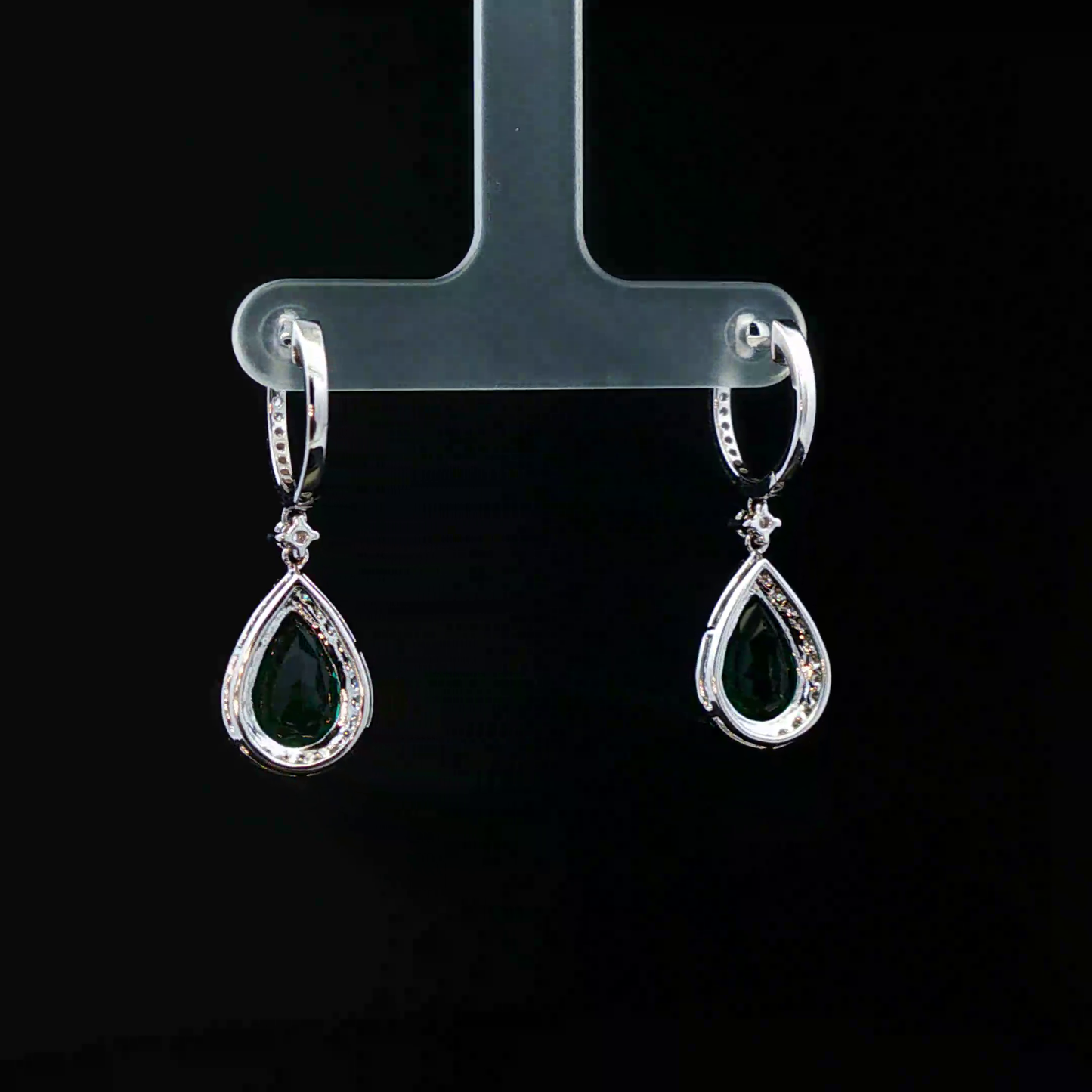 Vivid Bluish Green Emerald Earrings - 10,500$ HKD
