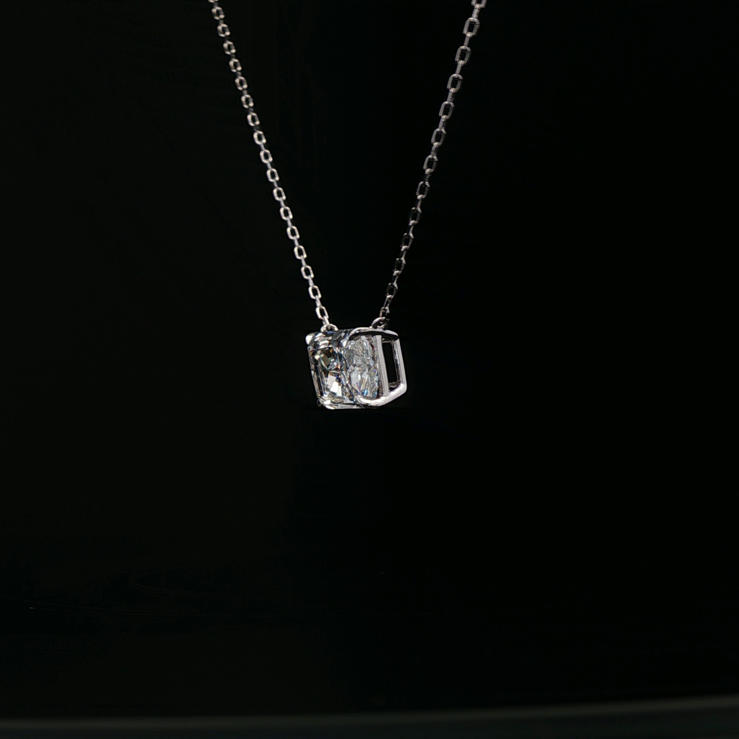 IGI Radiant 4.07ct D VS2 18K/W