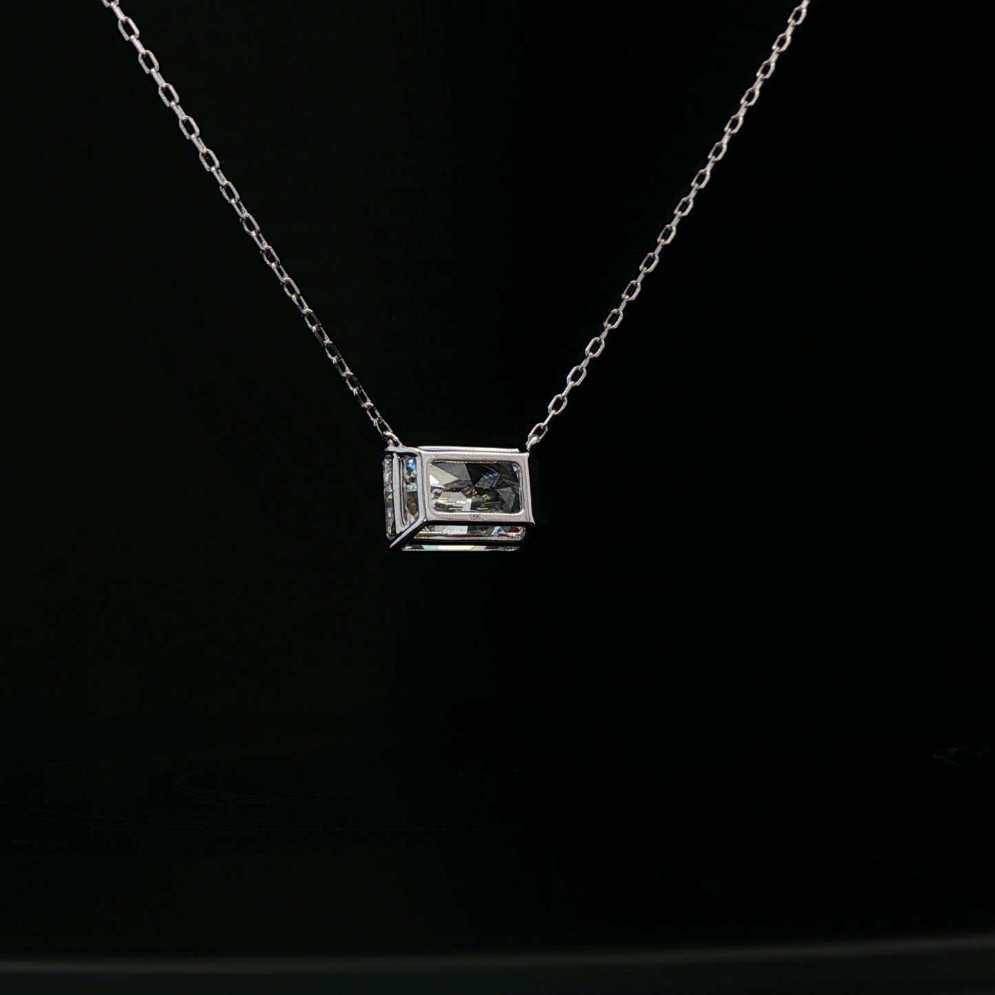 IGI Radiant 4.07ct D VS2 18K/W