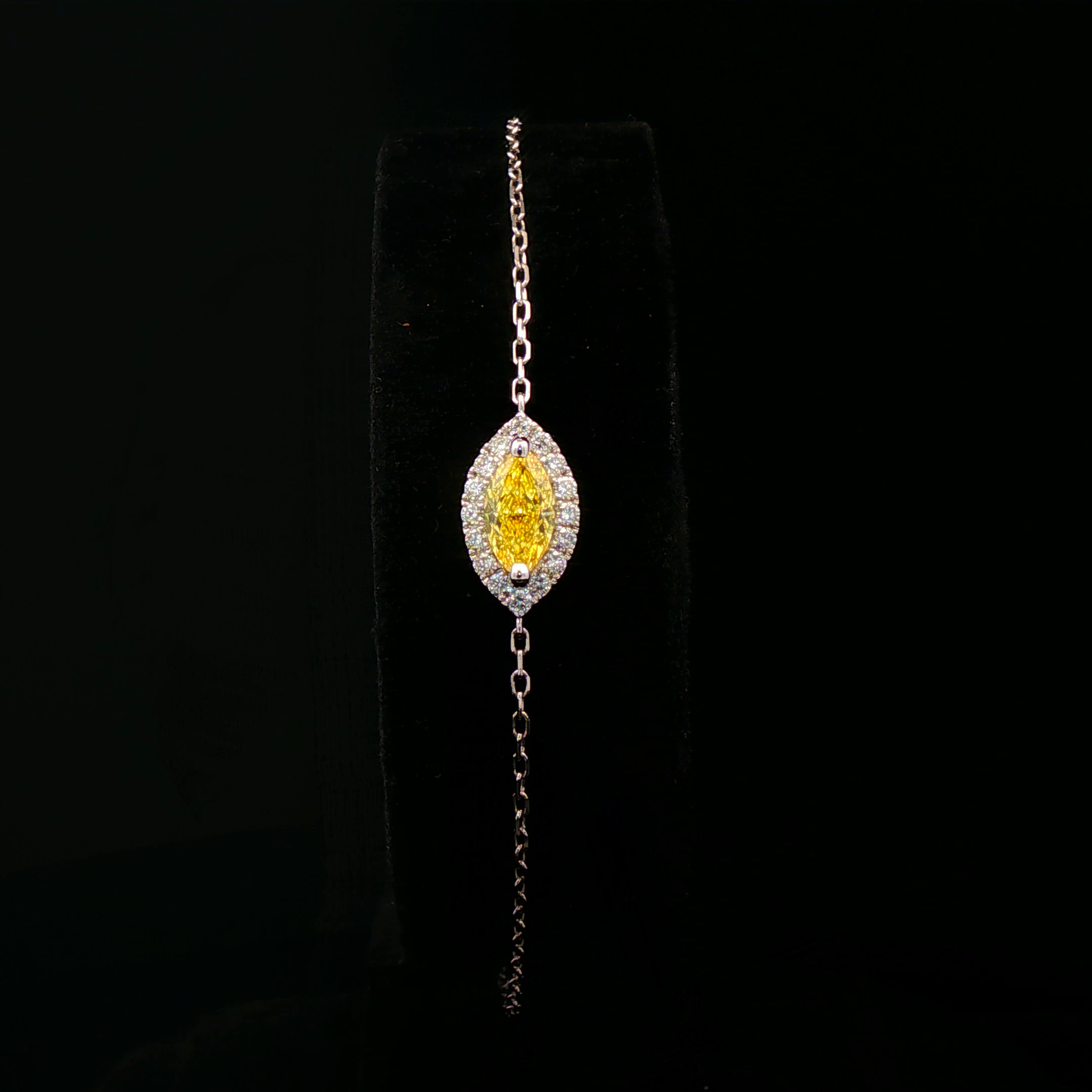 IGI Marquise Fancy Intense Yellow VVS2 0.51ct - 5900$ HKD