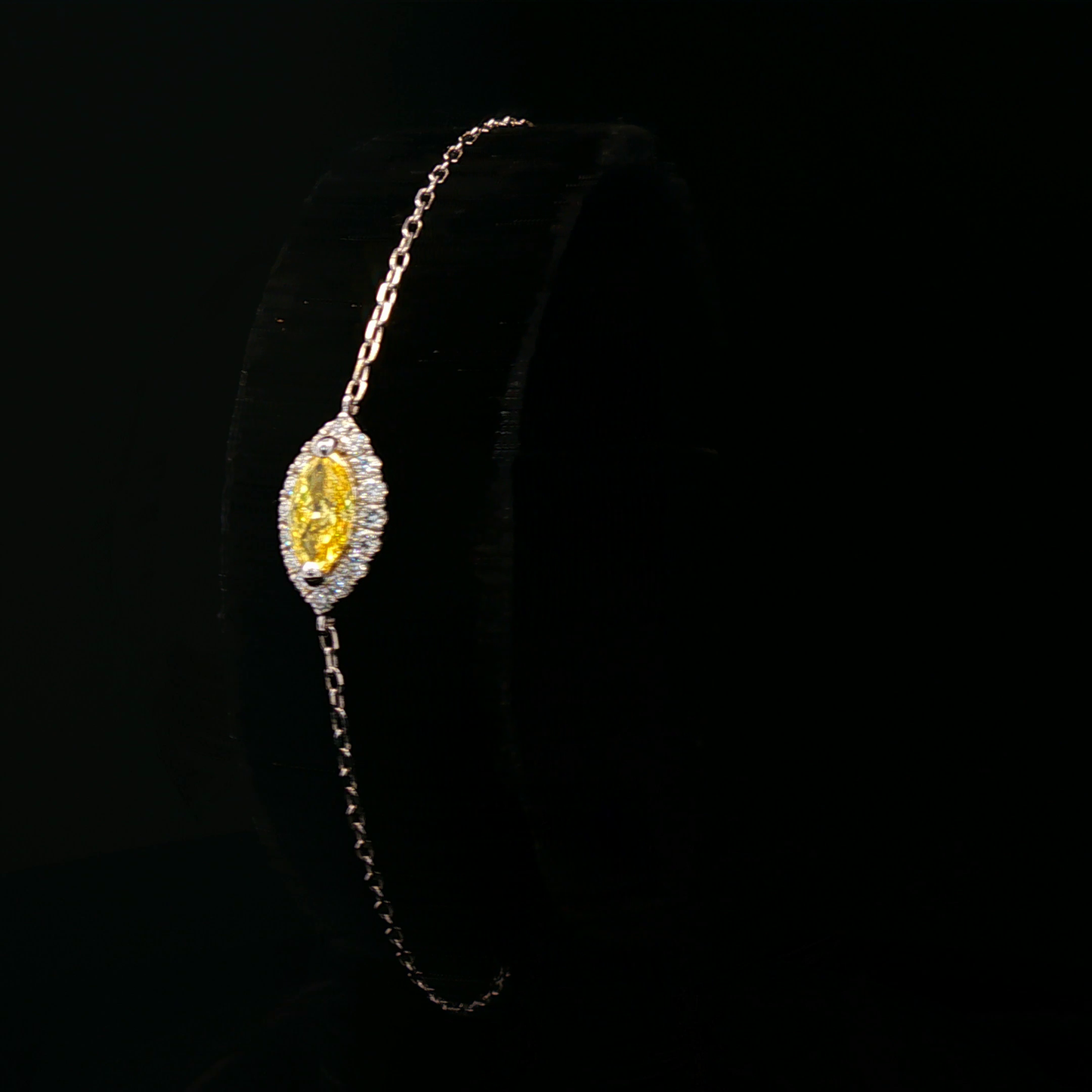 IGI Marquise Fancy Intense Yellow VVS2 0.51ct - 5900$ HKD