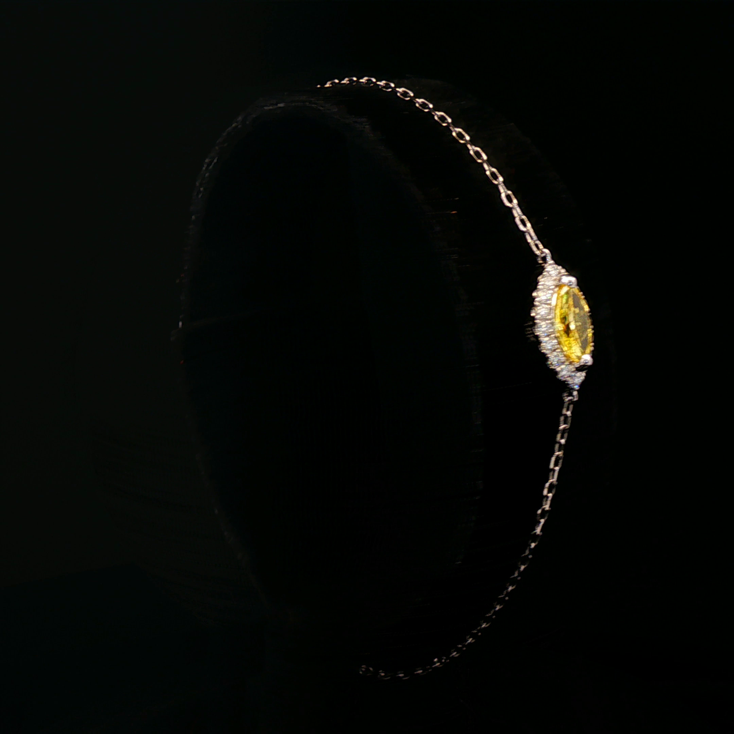 IGI Marquise Fancy Intense Yellow VVS2 0.51ct - 5900$ HKD