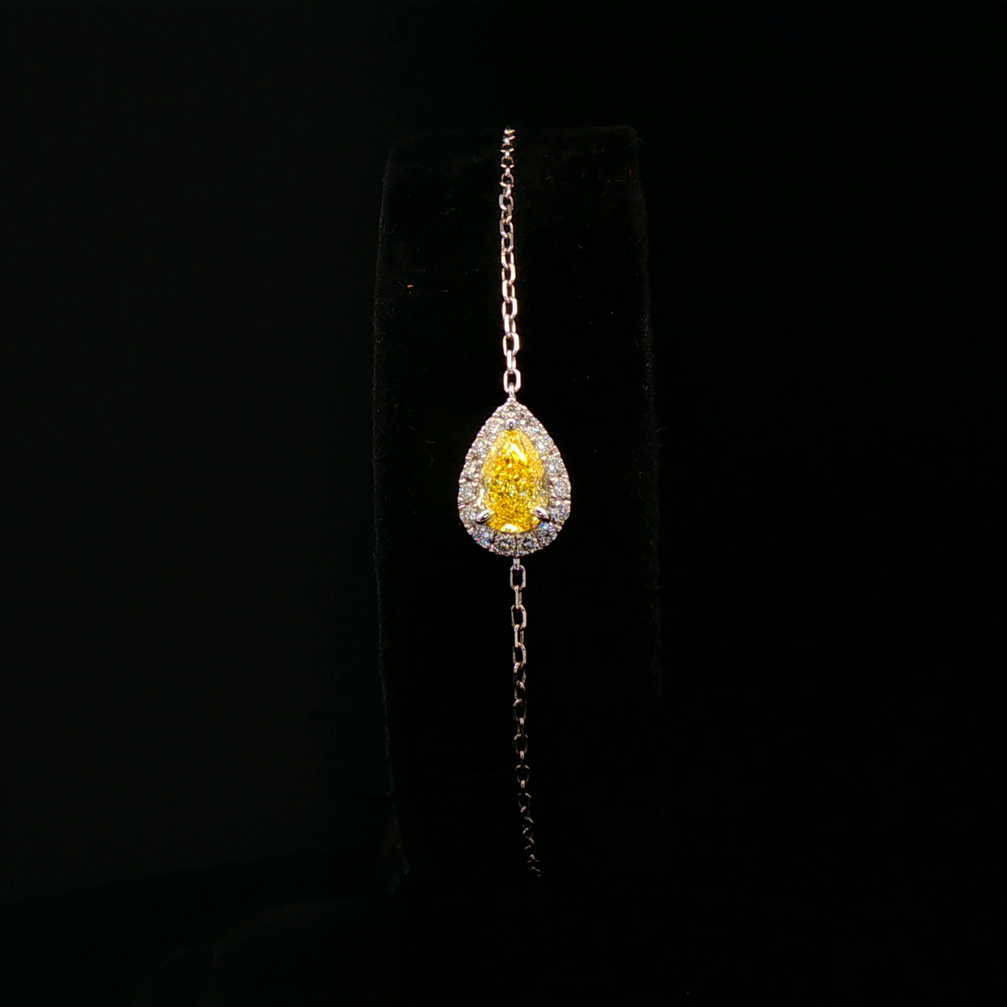 IGI Pear Fancy Intense Yellow VS1 0.56ct - 5900$ HKD