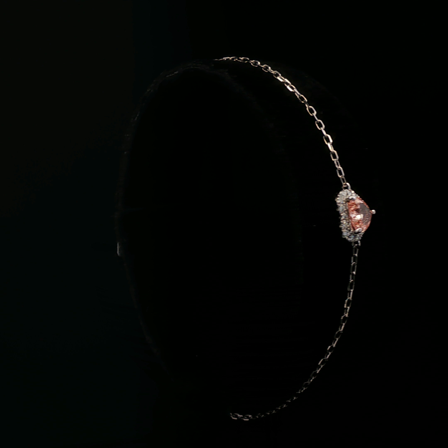 IGI Heart Fancy Vivid Pink VS2 0.39ct - 6000$ HKD