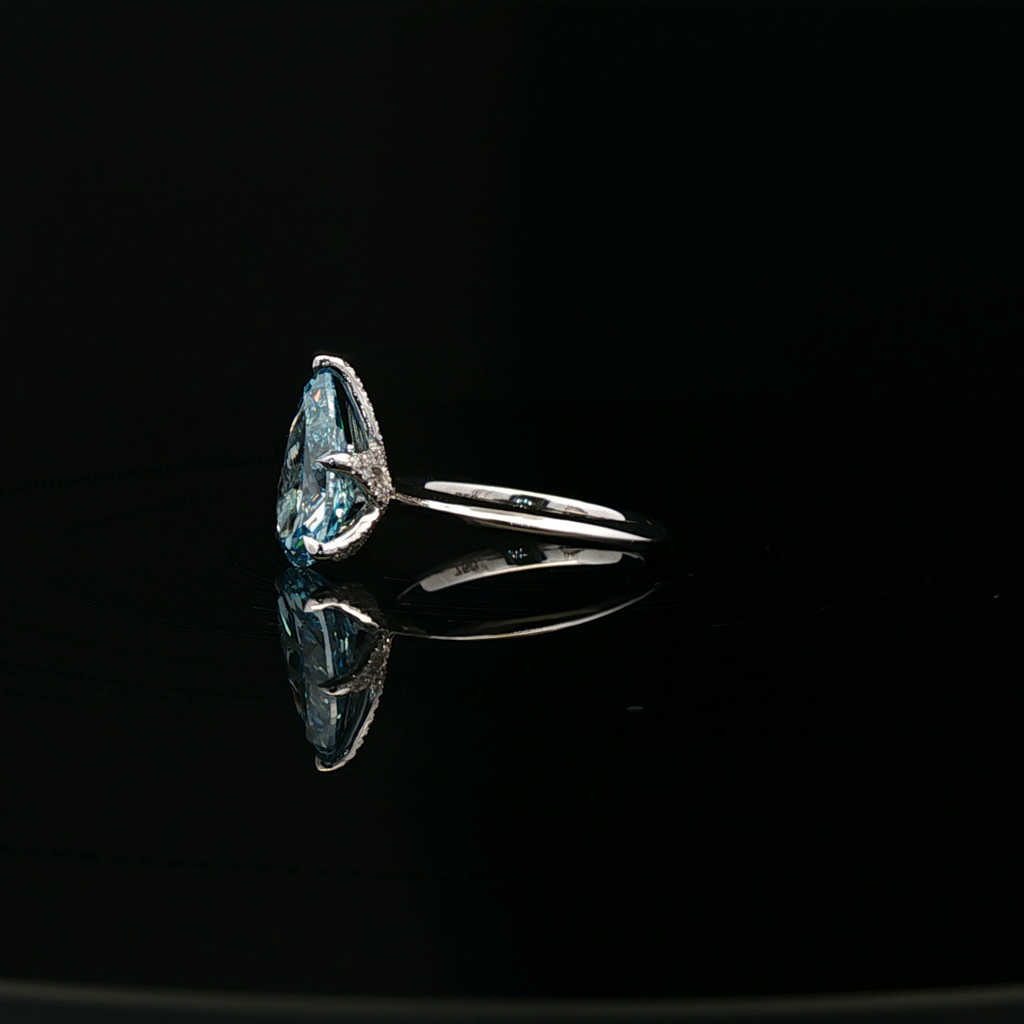 IGI Pear 3.69ct  Fancy Vivid Blue VS1