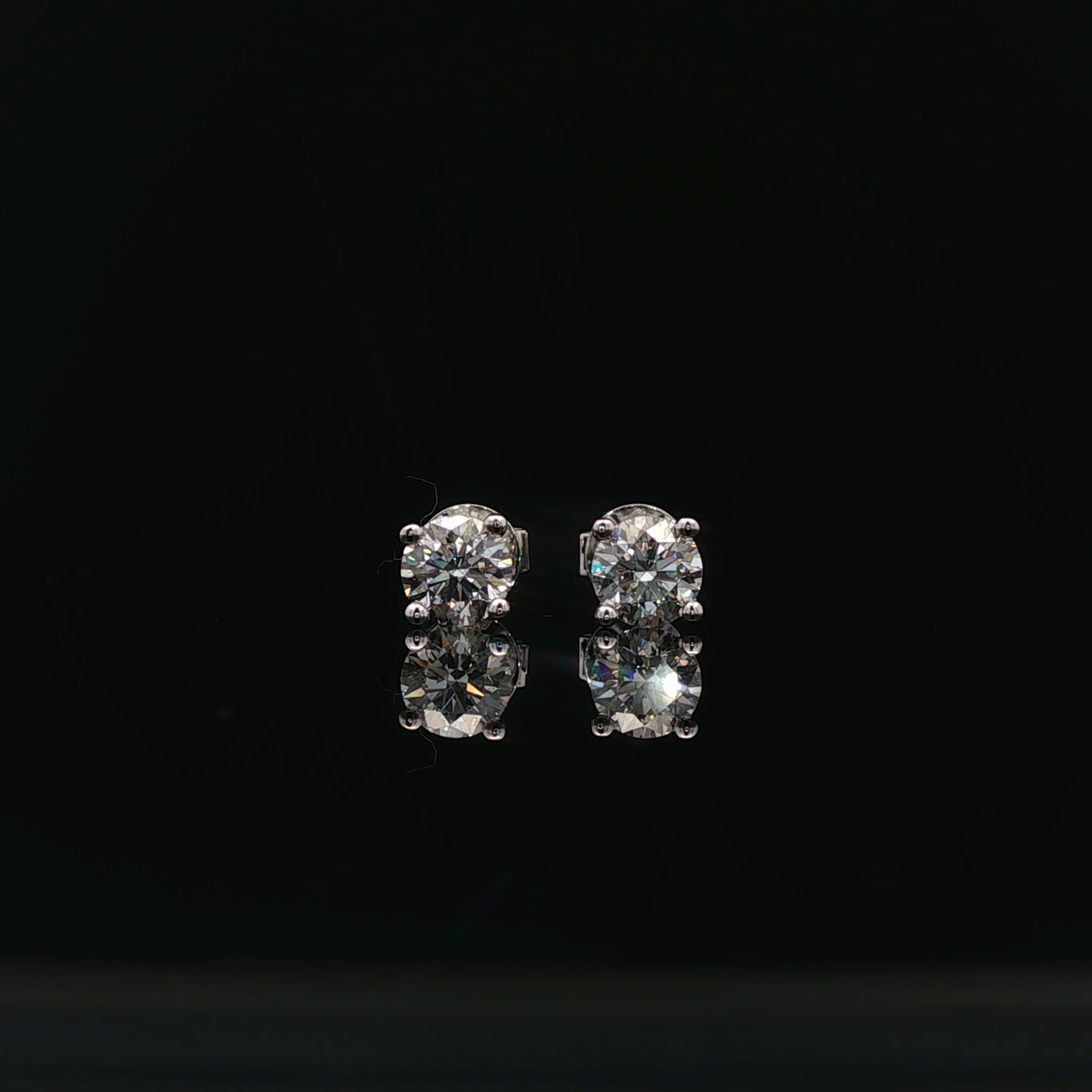 Round 0.5ct Each - 4,500$ HKD
