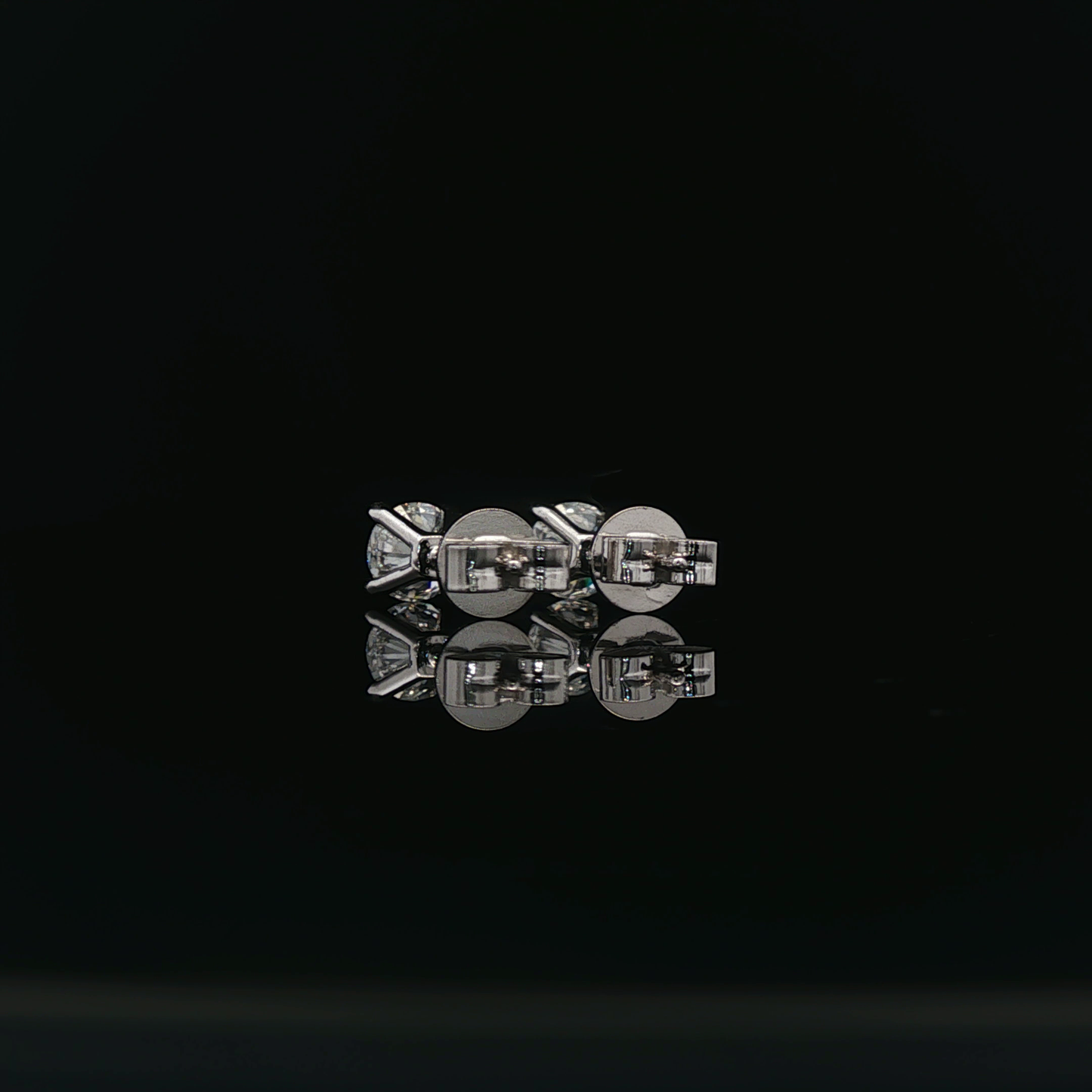 Round 0.5ct Each - 4,500$ HKD