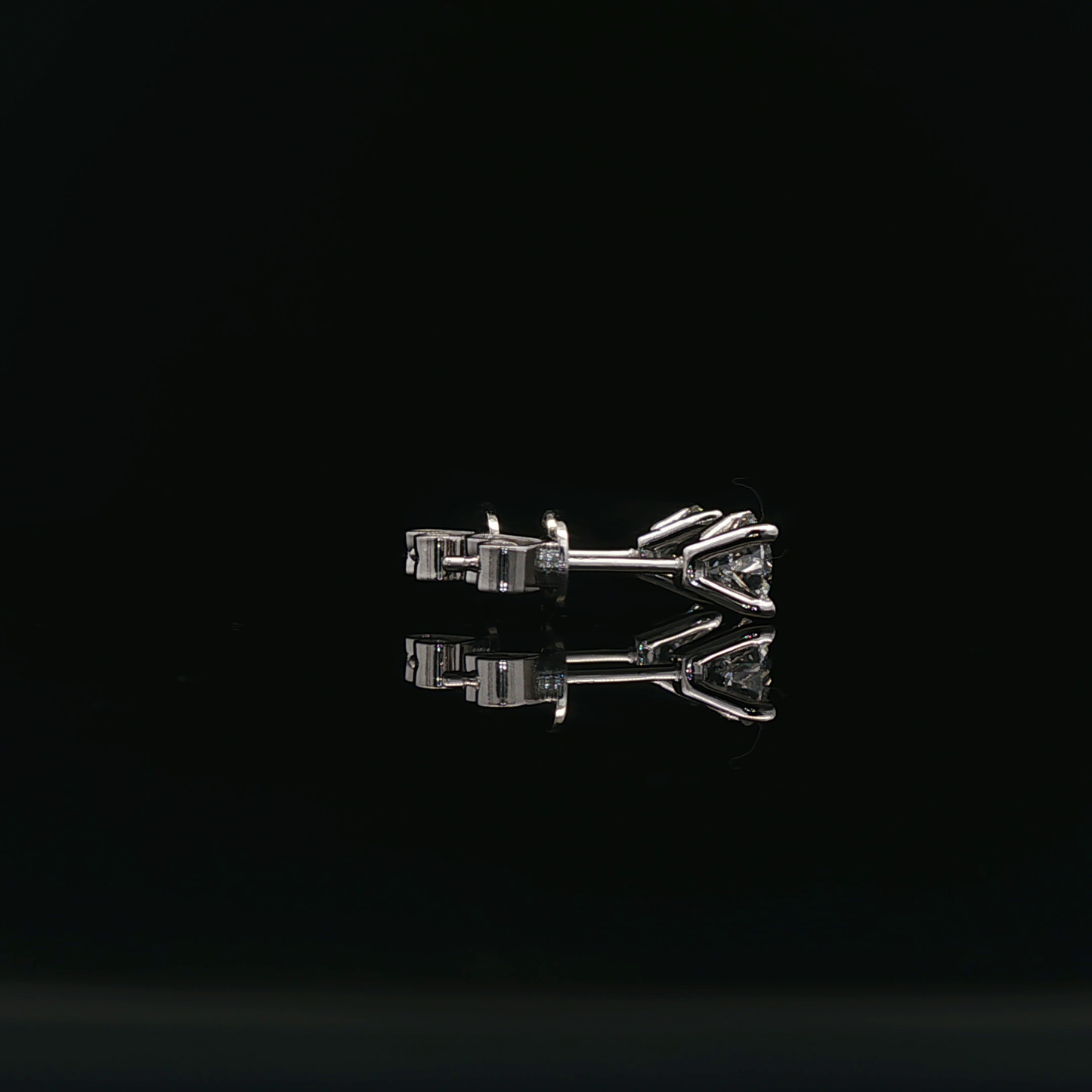 Round 0.5ct Each - 4,500$ HKD