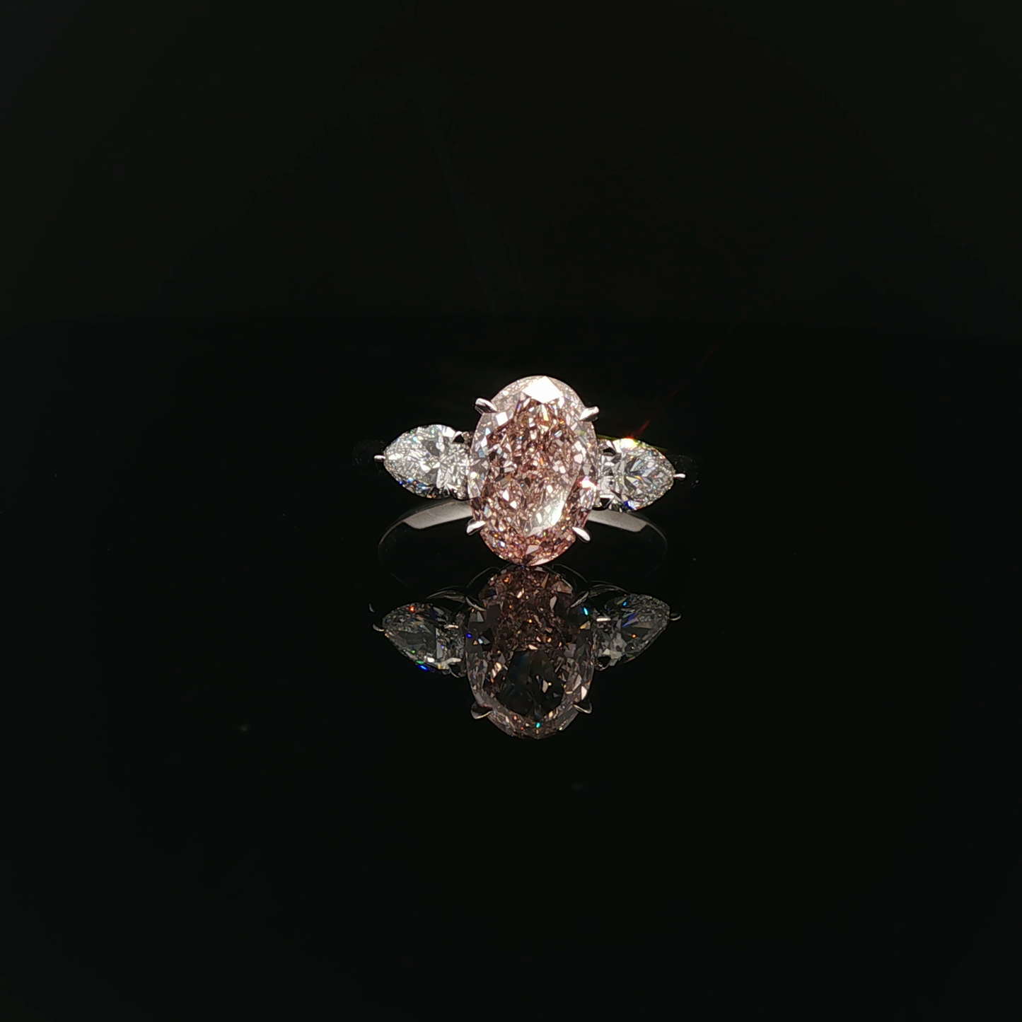 IGI Oval 2.19ct Fancy Vivid Pink VVS2