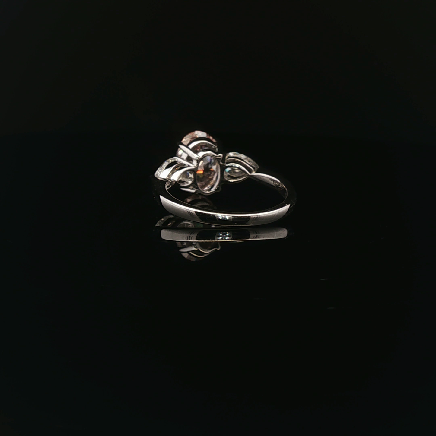 IGI Oval 2.19ct Fancy Vivid Pink VVS2