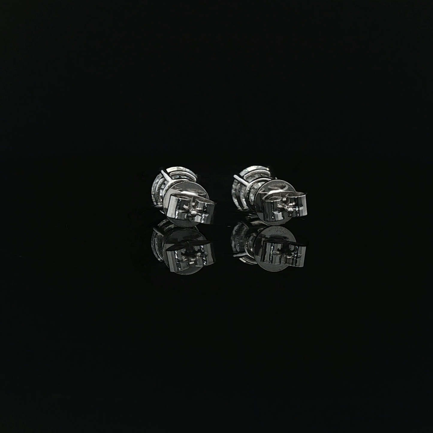 Round 1.59ct D VVS2 - 10,500$ HKD
