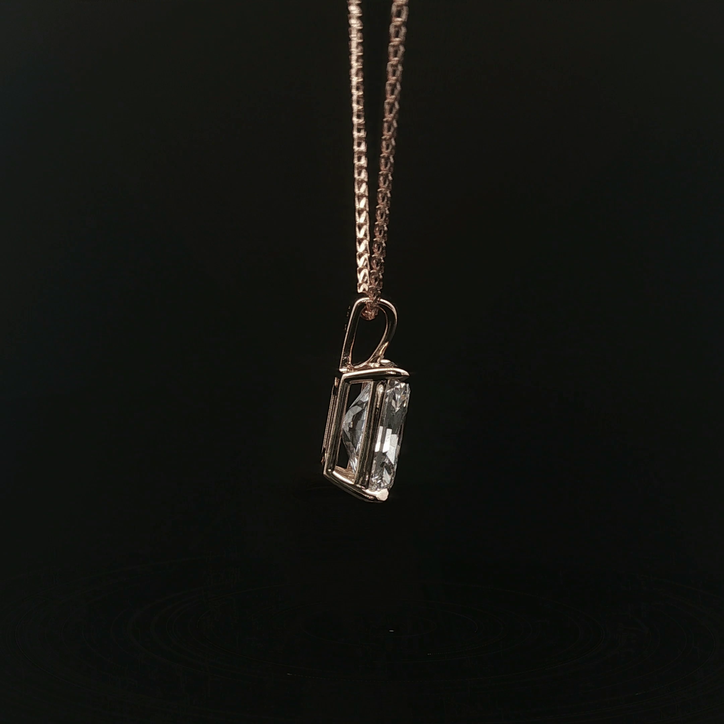 IGI Radiant 5.71ct E VS1 18KR