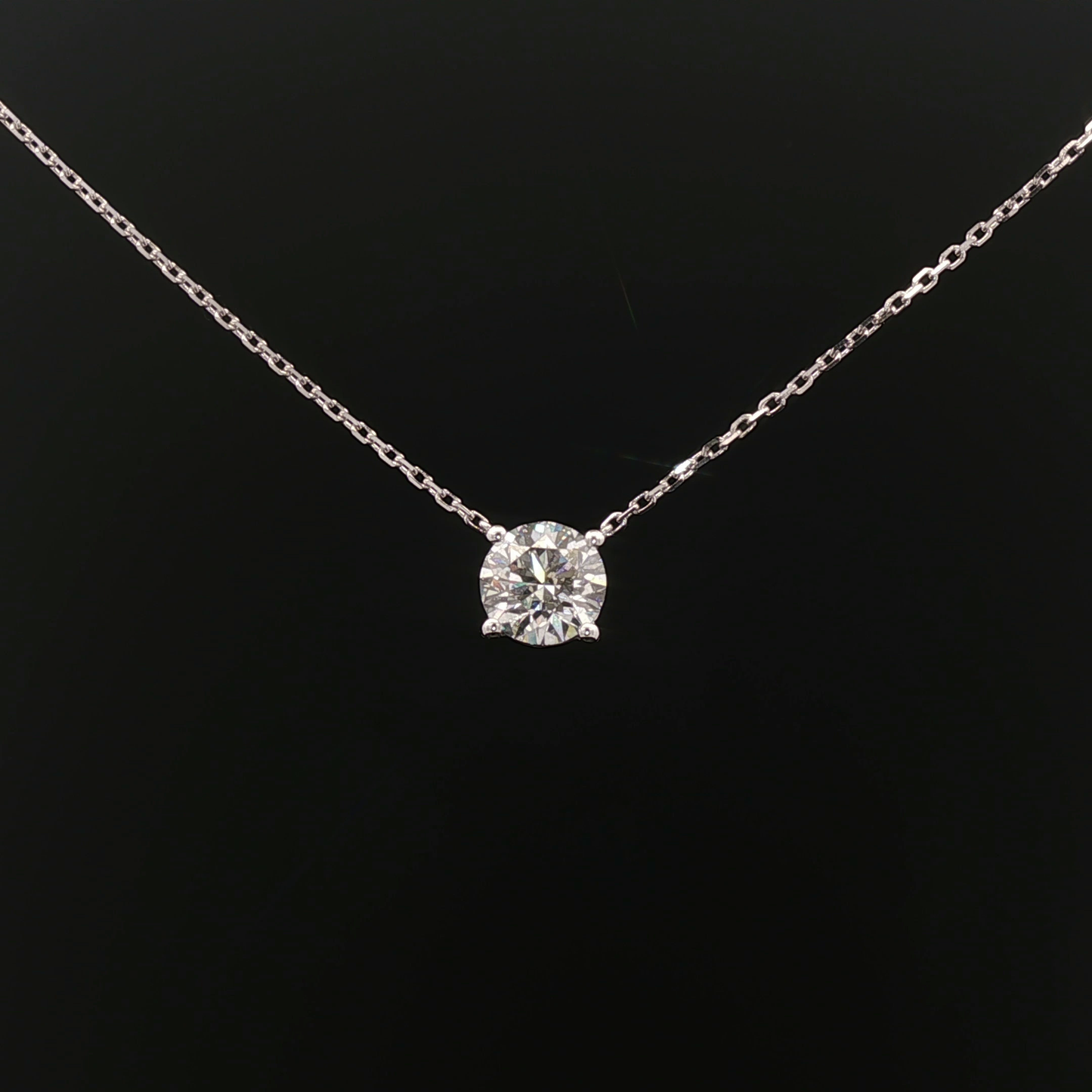 Round 1.55ct D VVS2 - 8,900$ HKD