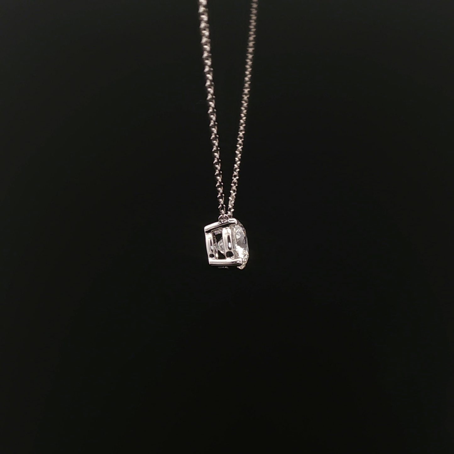 Round 1.55ct D VVS2 - 8,900$ HKD