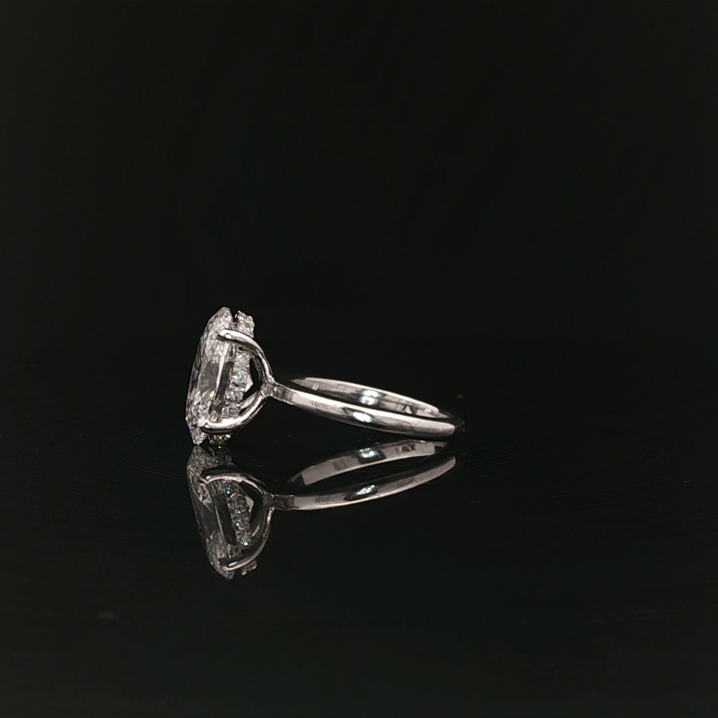 IGI Oval 3.01ct D VS1 18K/W