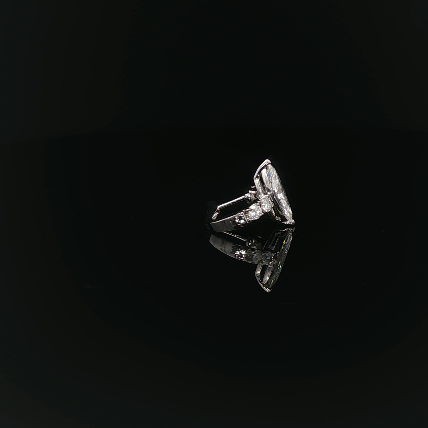 IGI Marquise 0.91ct D VVS2 Custom earring