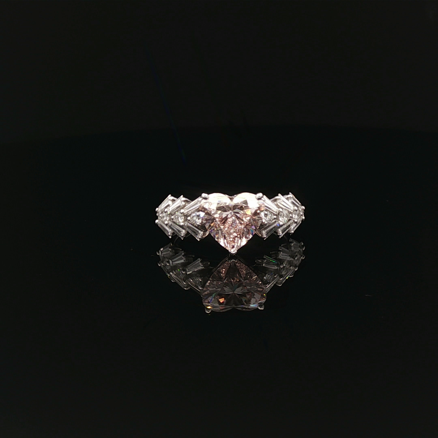 IGI Heart 2.44ct Fancy Intense Pink VS1