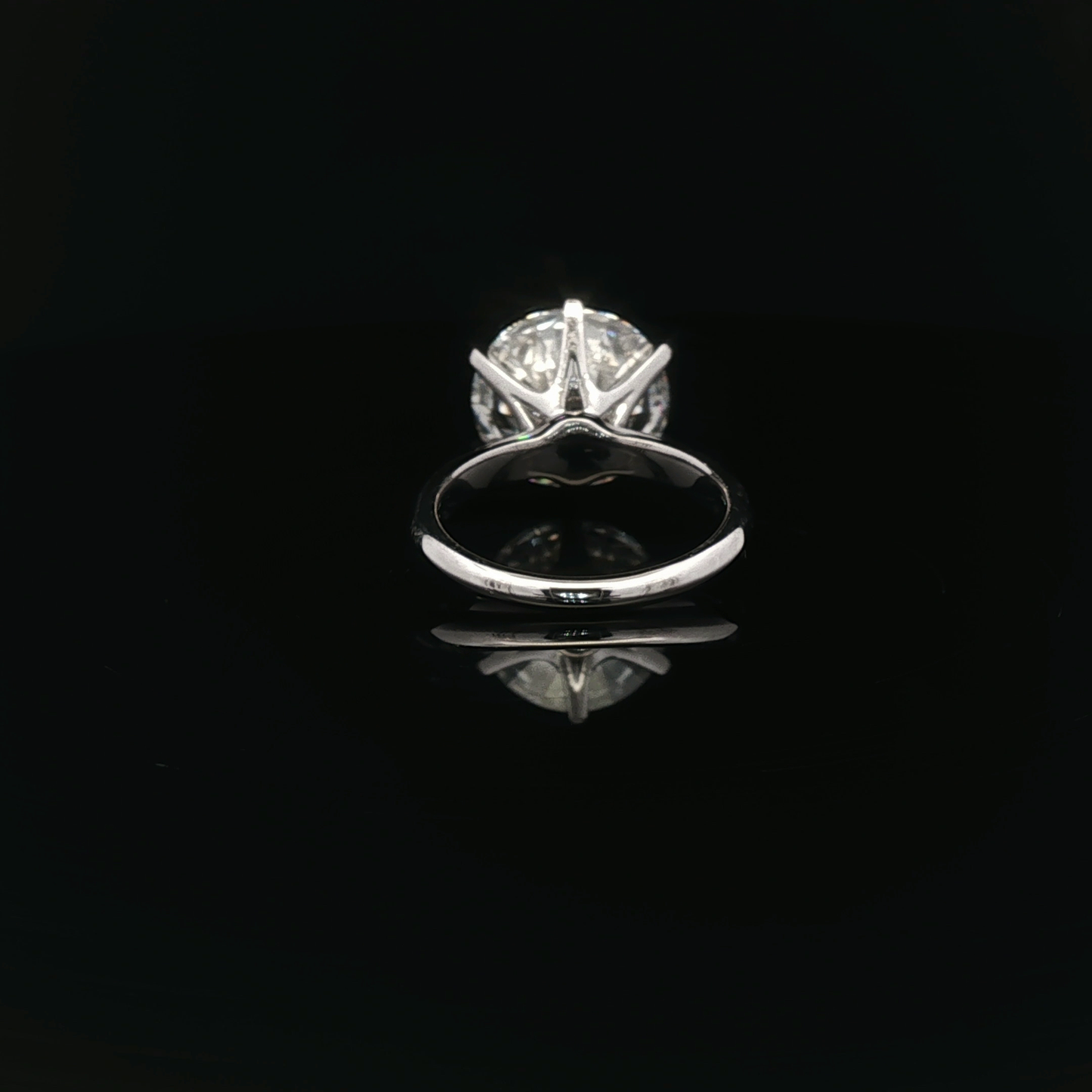 IGI Round 8.11ct D VVS2 18k/W
