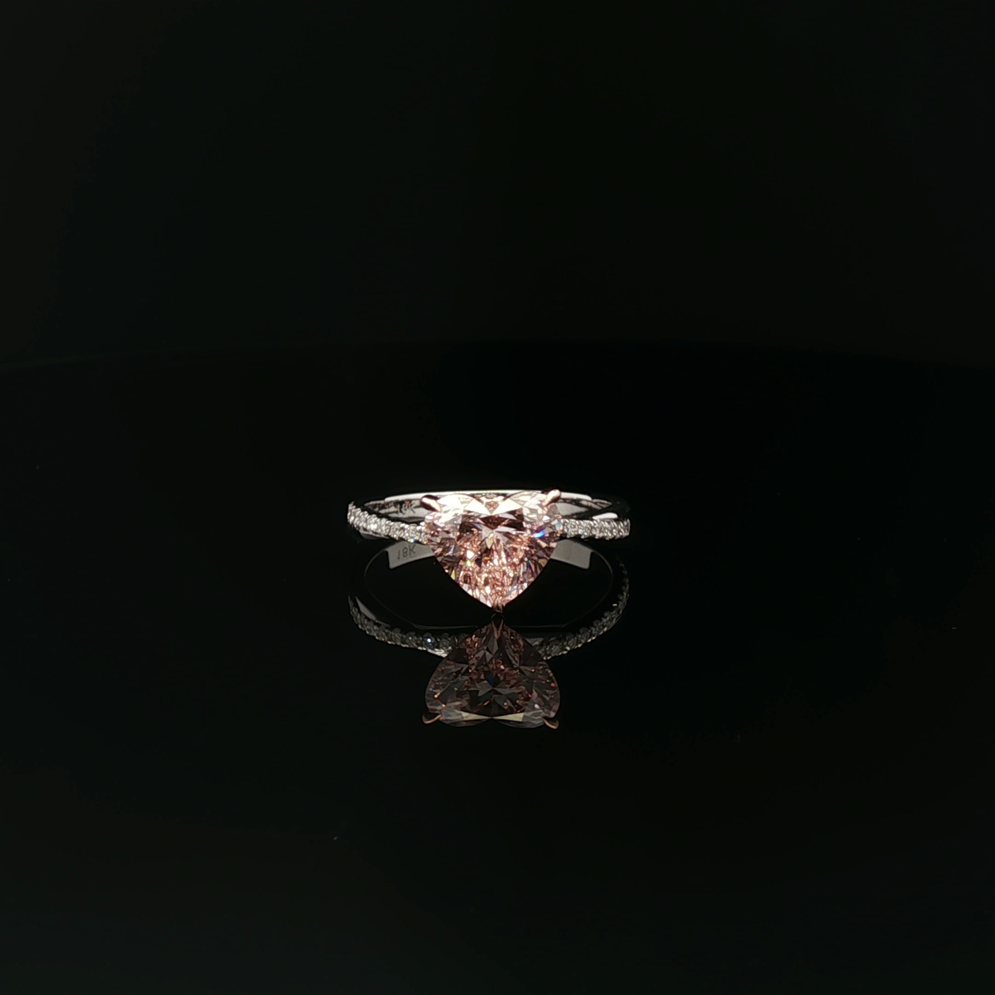 IGI Heart 2.58ct Fancy Intense Pink VS1 18k/w