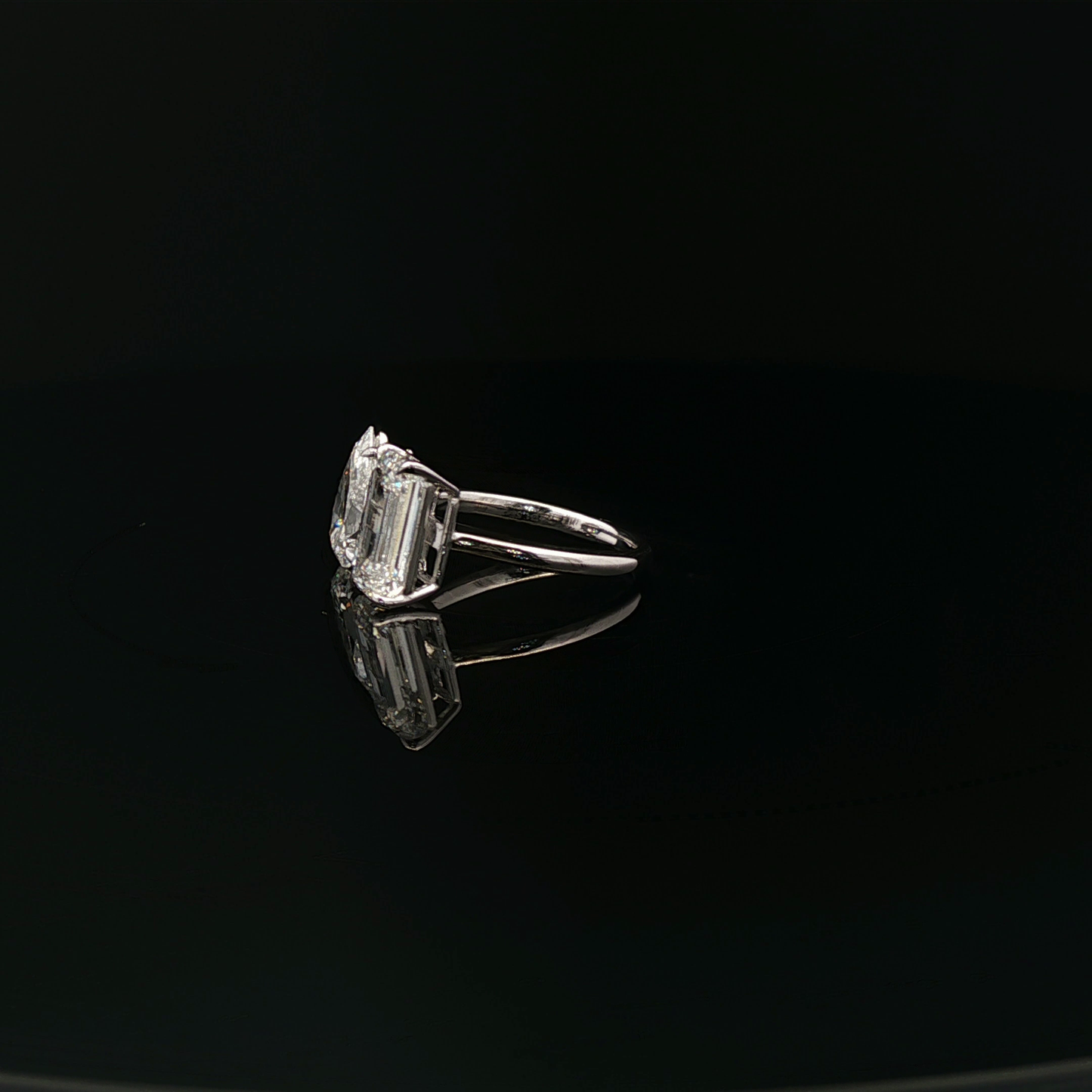 IGI Emerald 3.12ct D VS1+  Pear 1.58ct D VVS2 Toi Et Mo Ring 18KW 18K/W