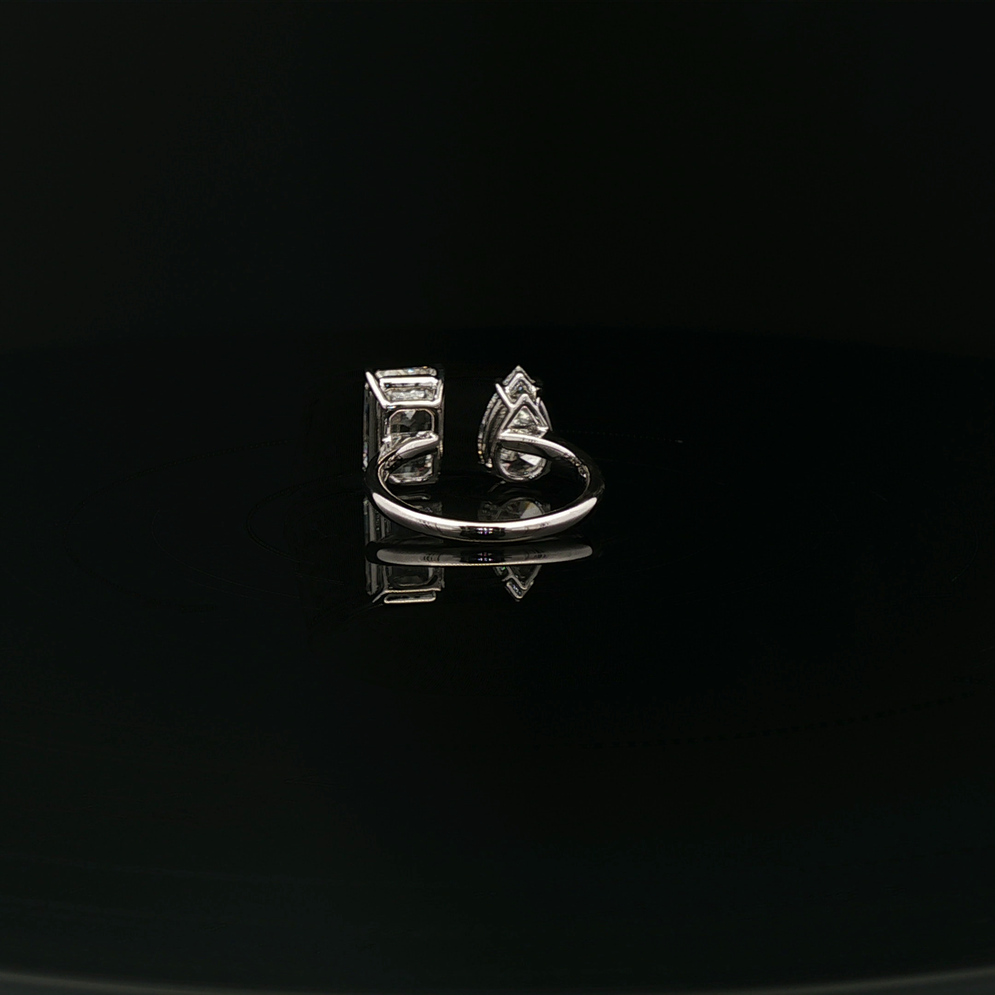 IGI Emerald 3.12ct D VS1+  Pear 1.58ct D VVS2 Toi Et Mo Ring 18KW 18K/W