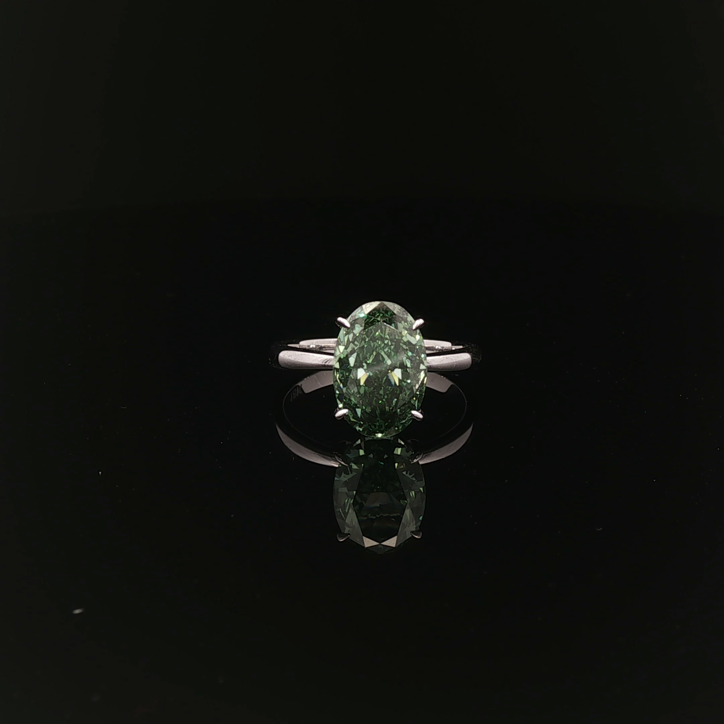 IGI Oval 3.10ct Fancy Vivid Green VS1 18K/W