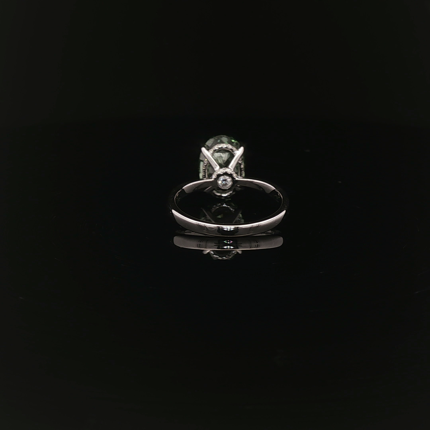 IGI Oval 3.10ct Fancy Vivid Green VS1 18K/W