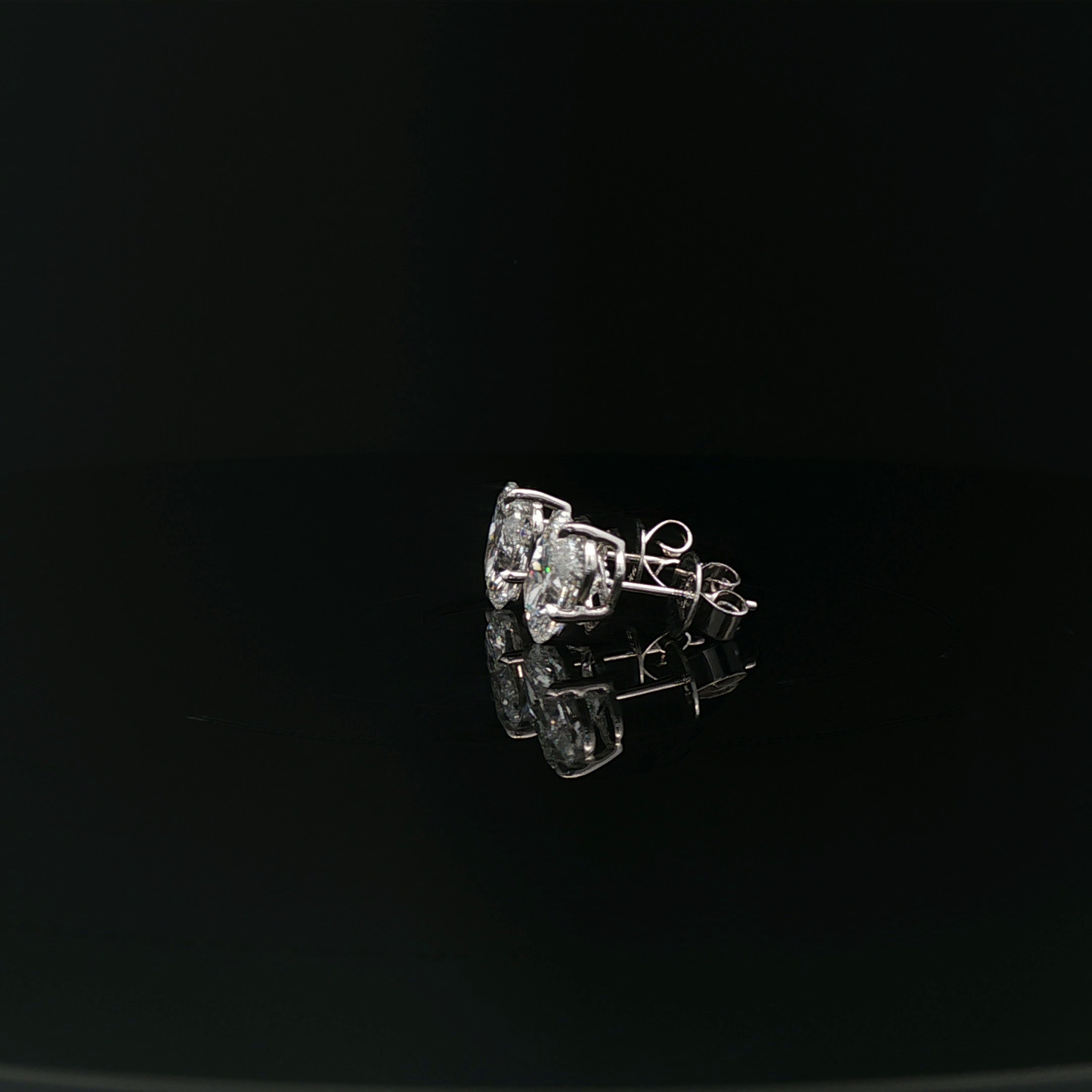 IGI Cushion 2.00 ct D VVS2 - 16,900$ HKD