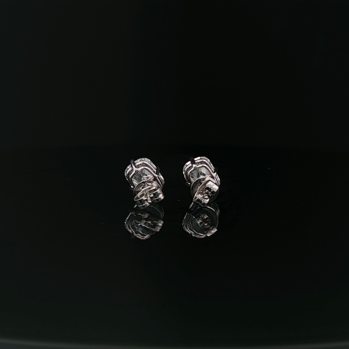 IGI Cushion 2.00 ct D VVS2 - 16,900$ HKD