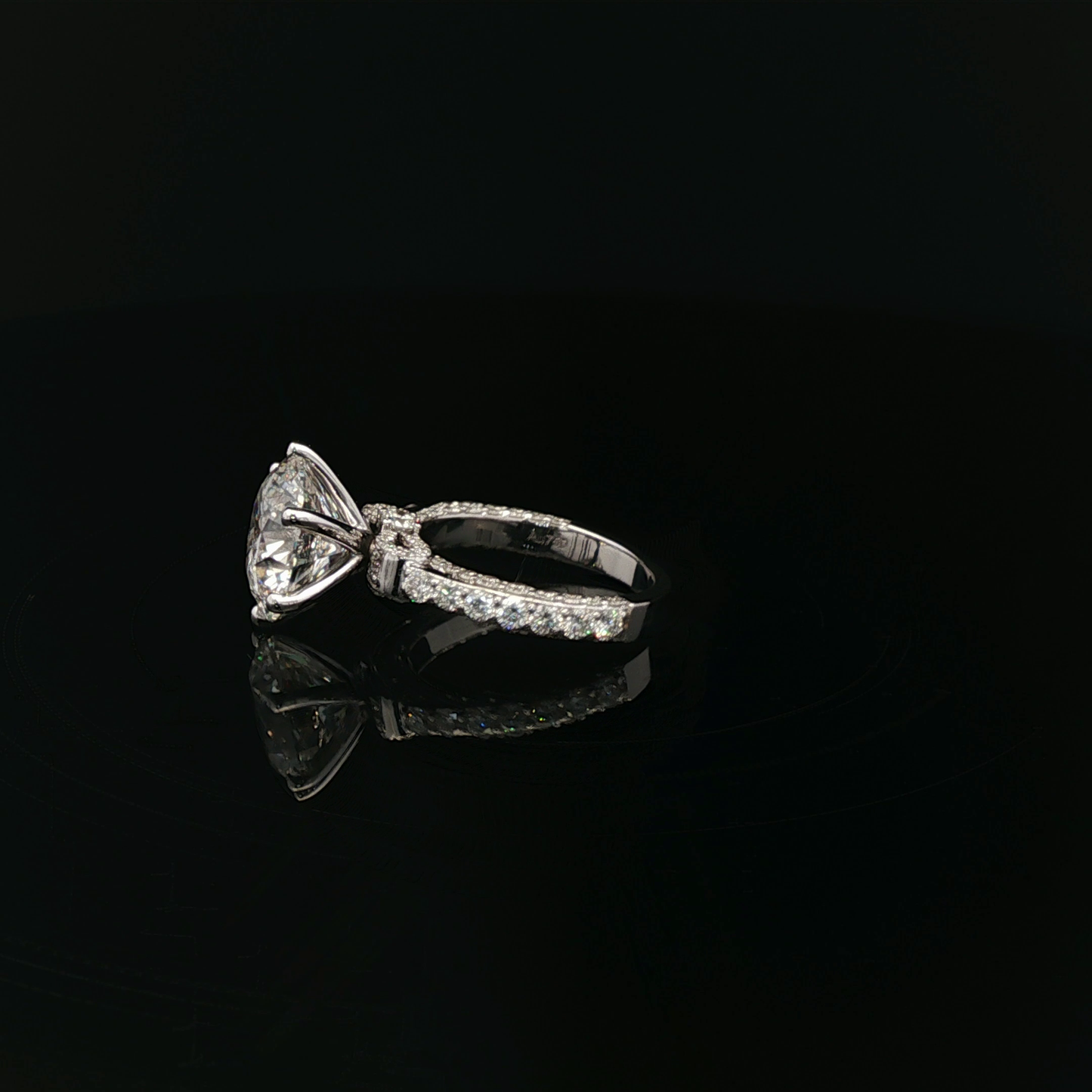 IGI Round 5.20ct D VVS2 18K/W