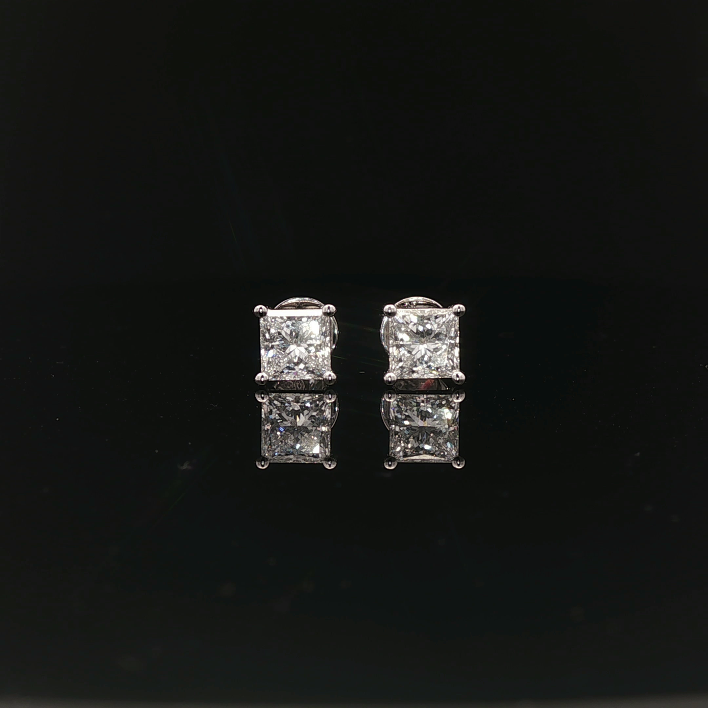 IGI Princess 1.09ct Each - 9,500$ HKD