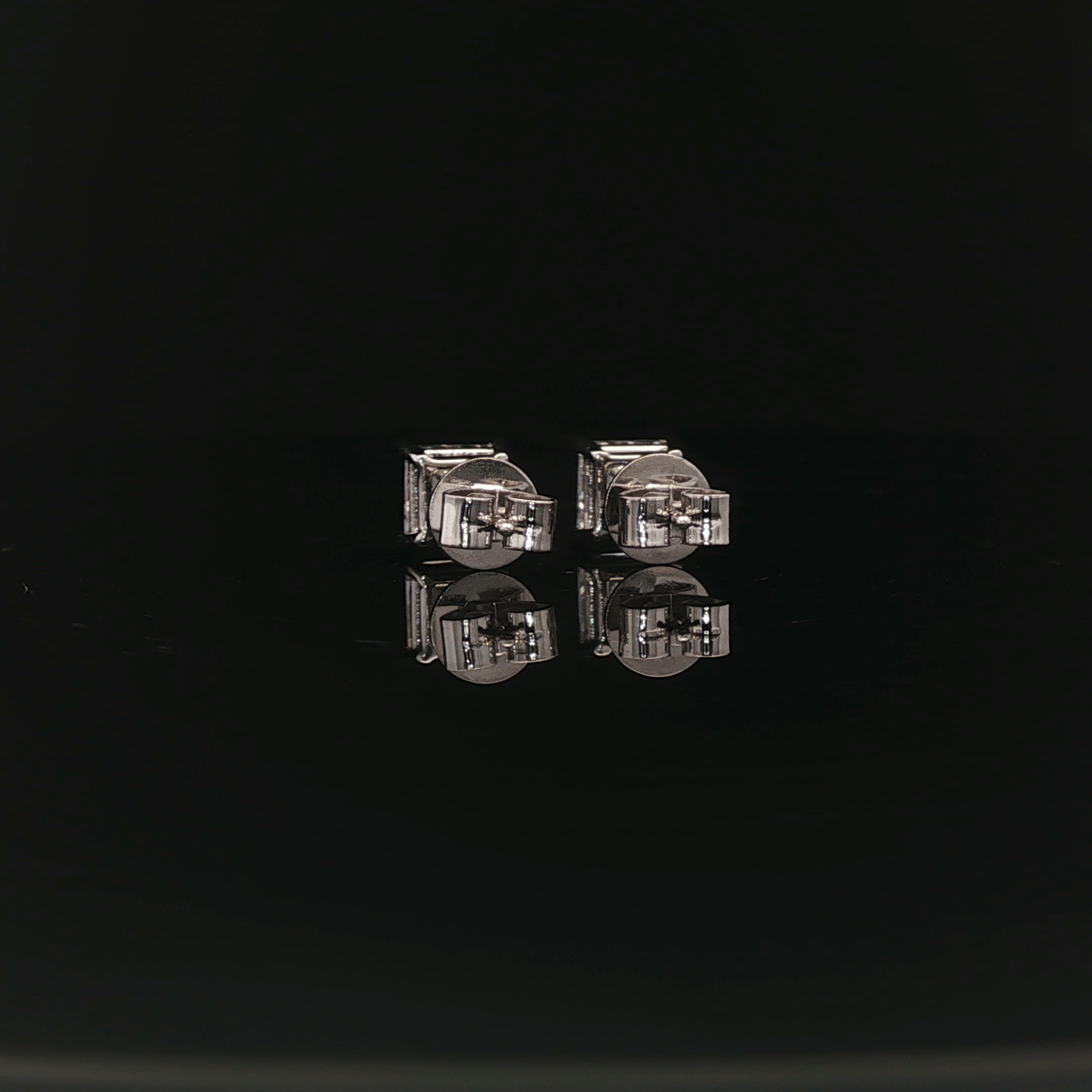 IGI Princess 1.09ct Each - 9,500$ HKD