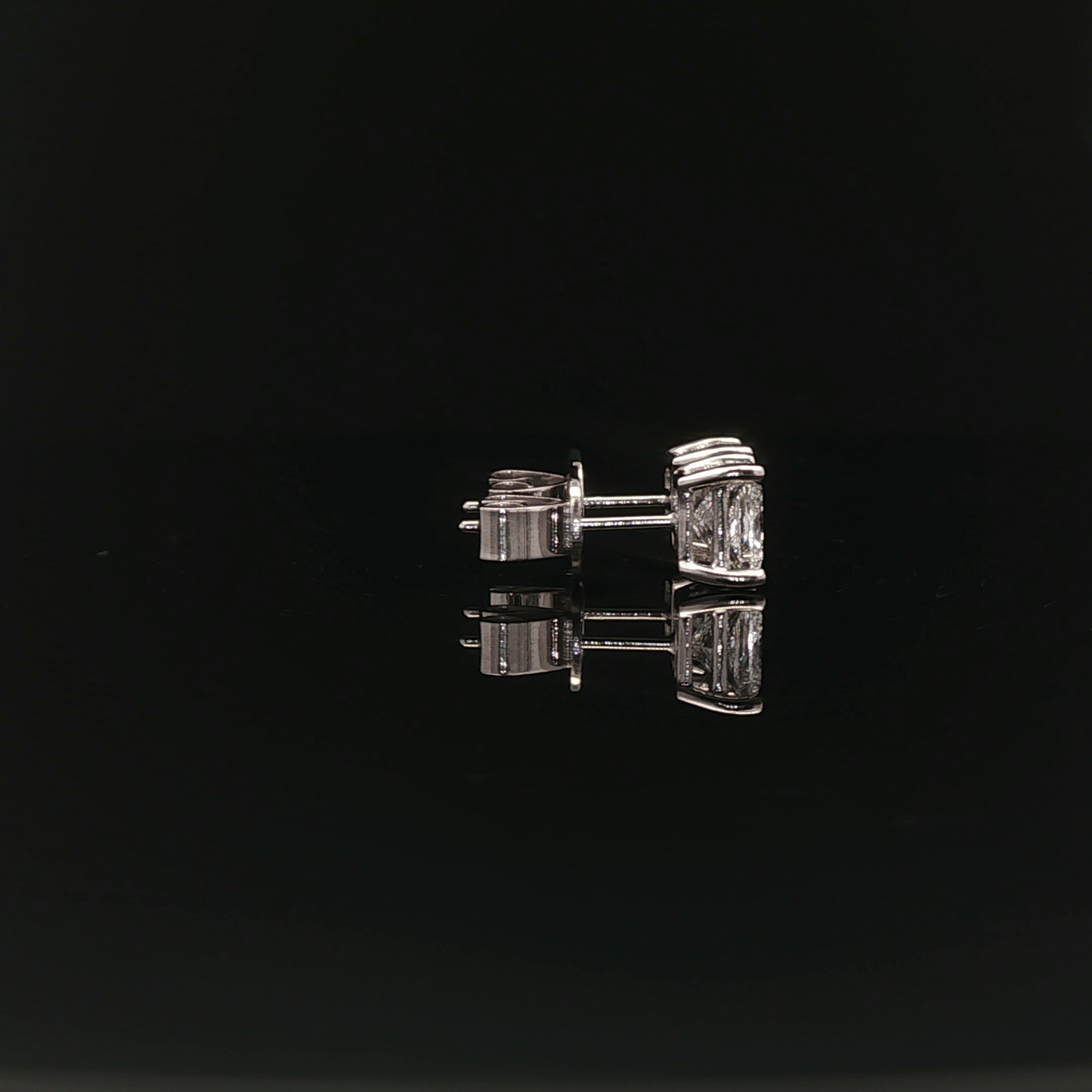 IGI Princess 1.09ct Each - 9,500$ HKD
